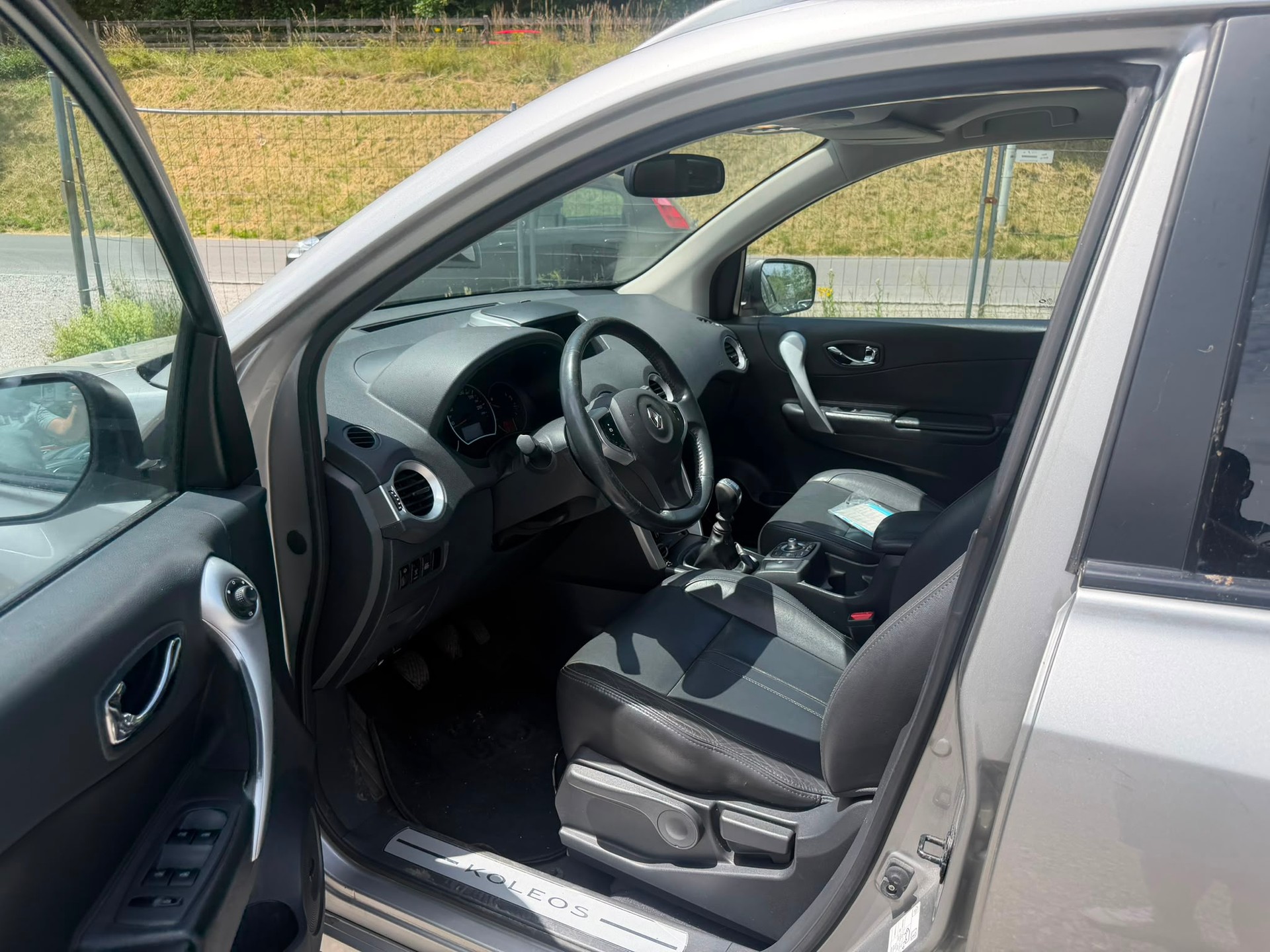 RENAULT Koleos 2.5 Dynamique Luxe 4x4-image-11