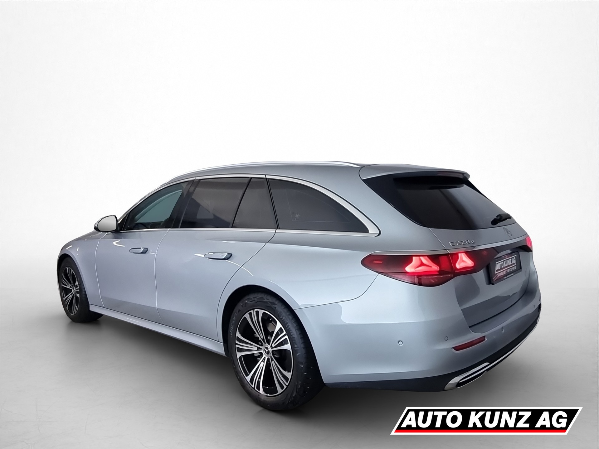 FORD Mondeo 2.0 HEV 187 Titanium-image-3