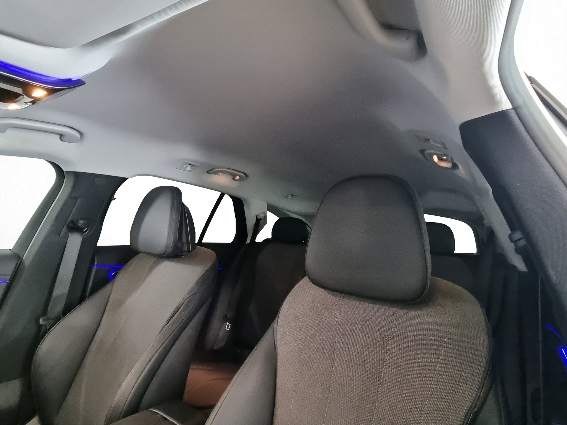 FORD Mondeo 2.0 HEV 187 Titanium-image-12