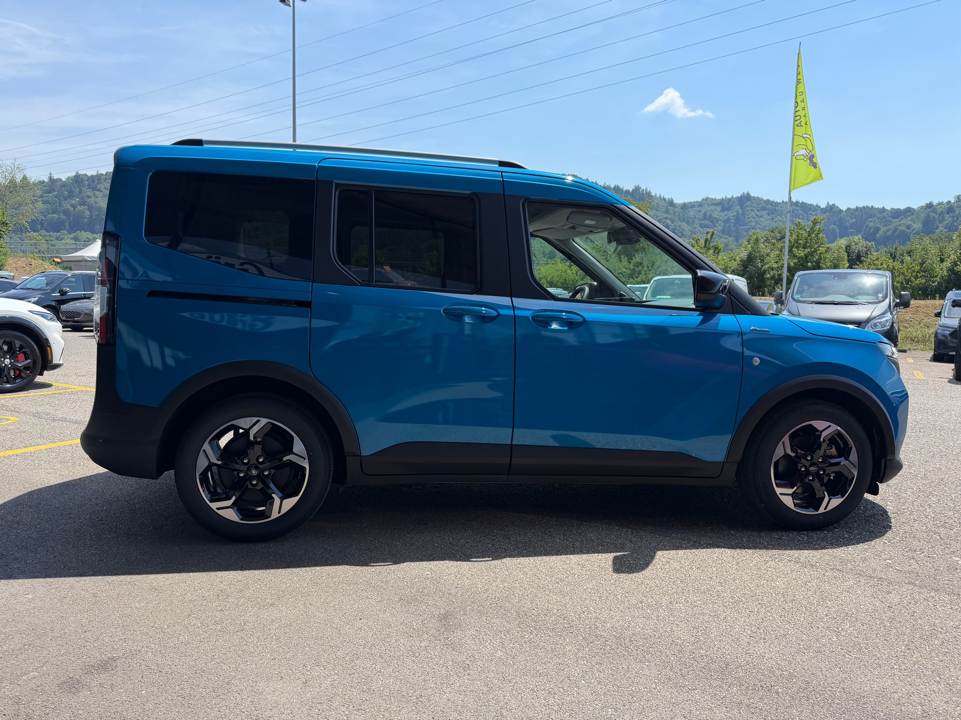 FORD Tourneo Courier Elektro 54kWh Active-image-5