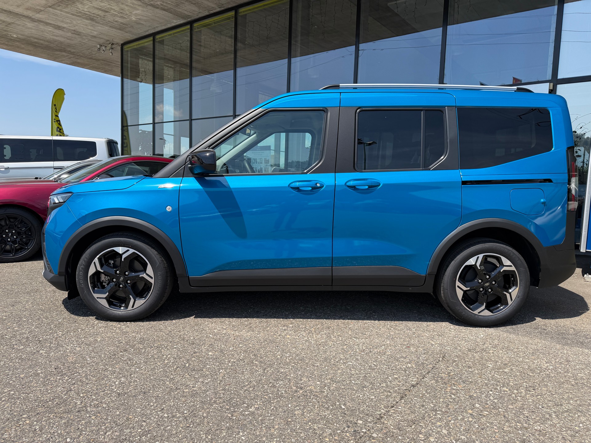 FORD Tourneo Courier Elektro 54kWh Active-image-3