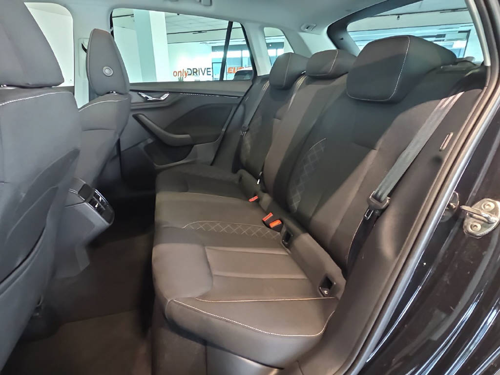 SKODA Kamiq 1.0 TSI Ambition DSG-image-10