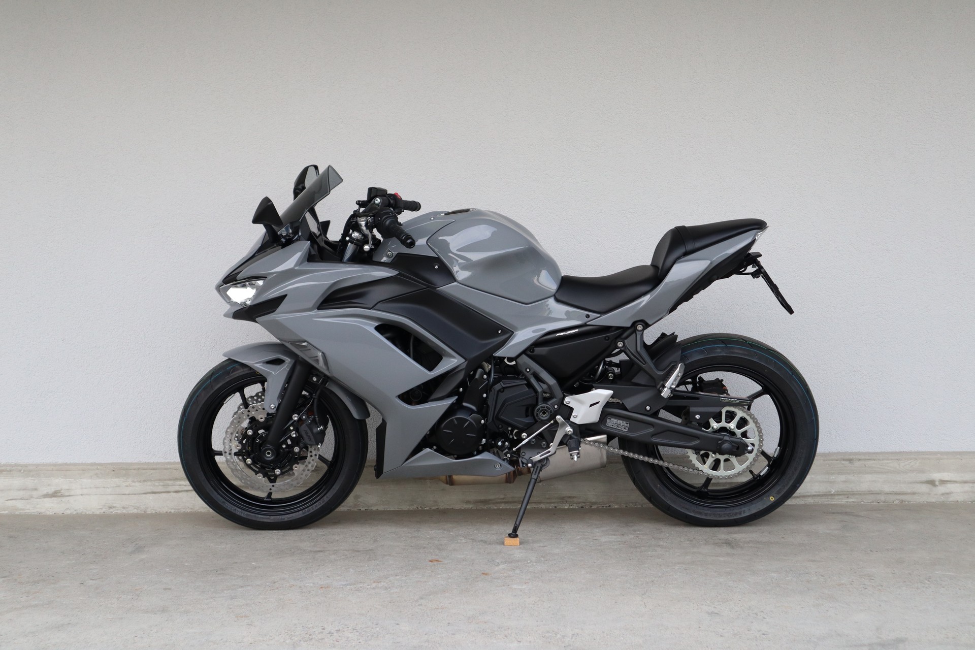 KAWASAKI Ninja 650-showroom-element-3
