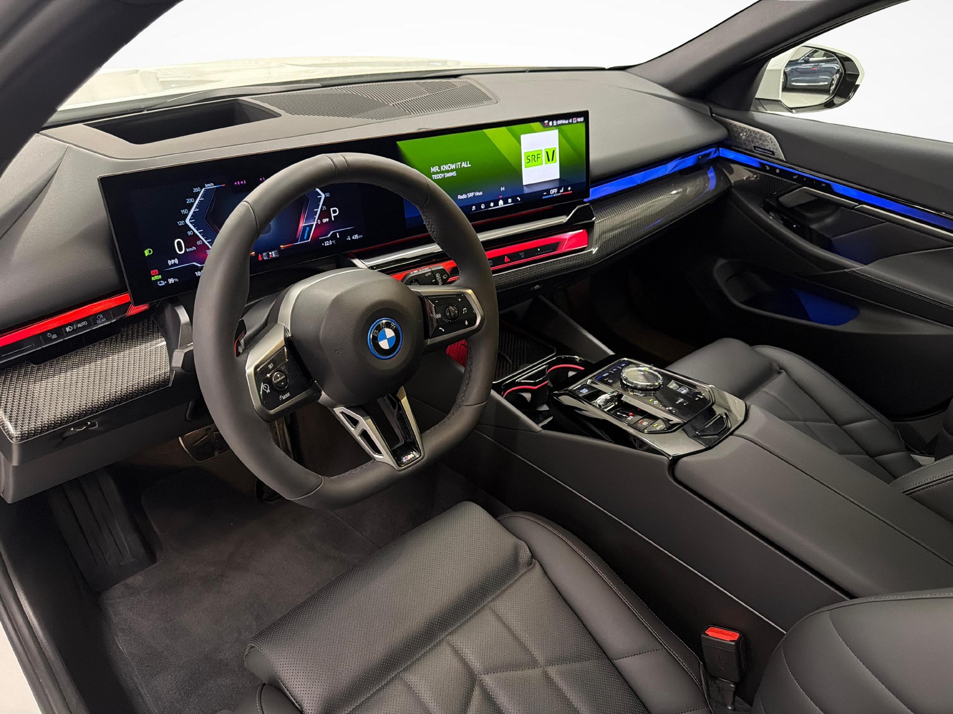 BMW i5 xDrive40 Touring-image-11