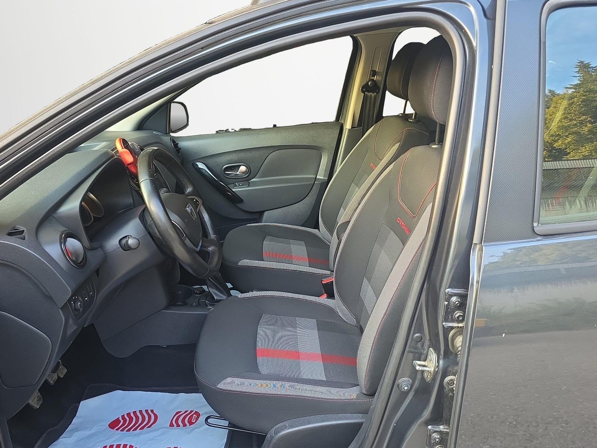 DACIA Sandero Tce 90 Stepway-image-8