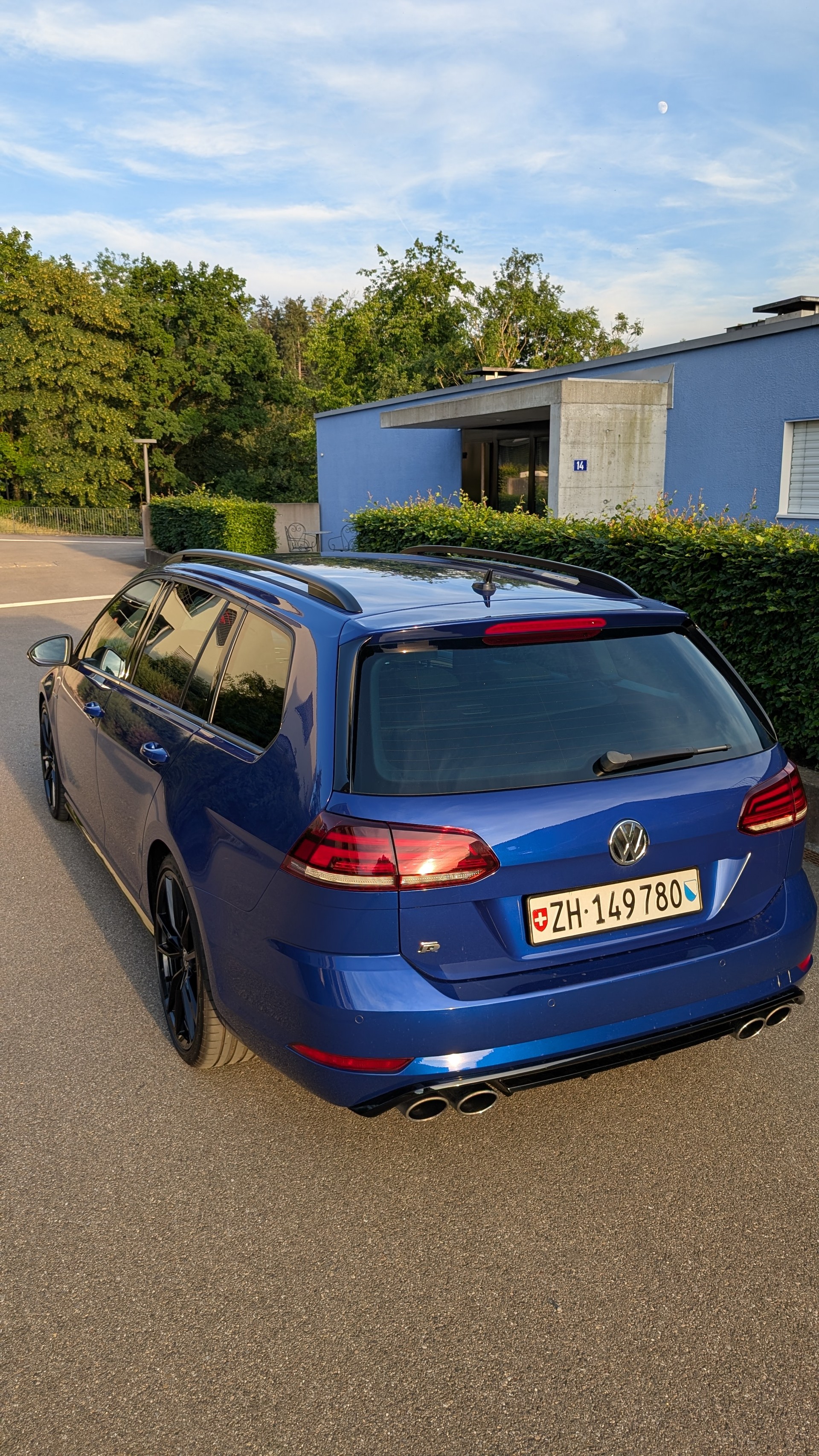 VW 2.0 TSI R 310 DSG 4motion-image-2