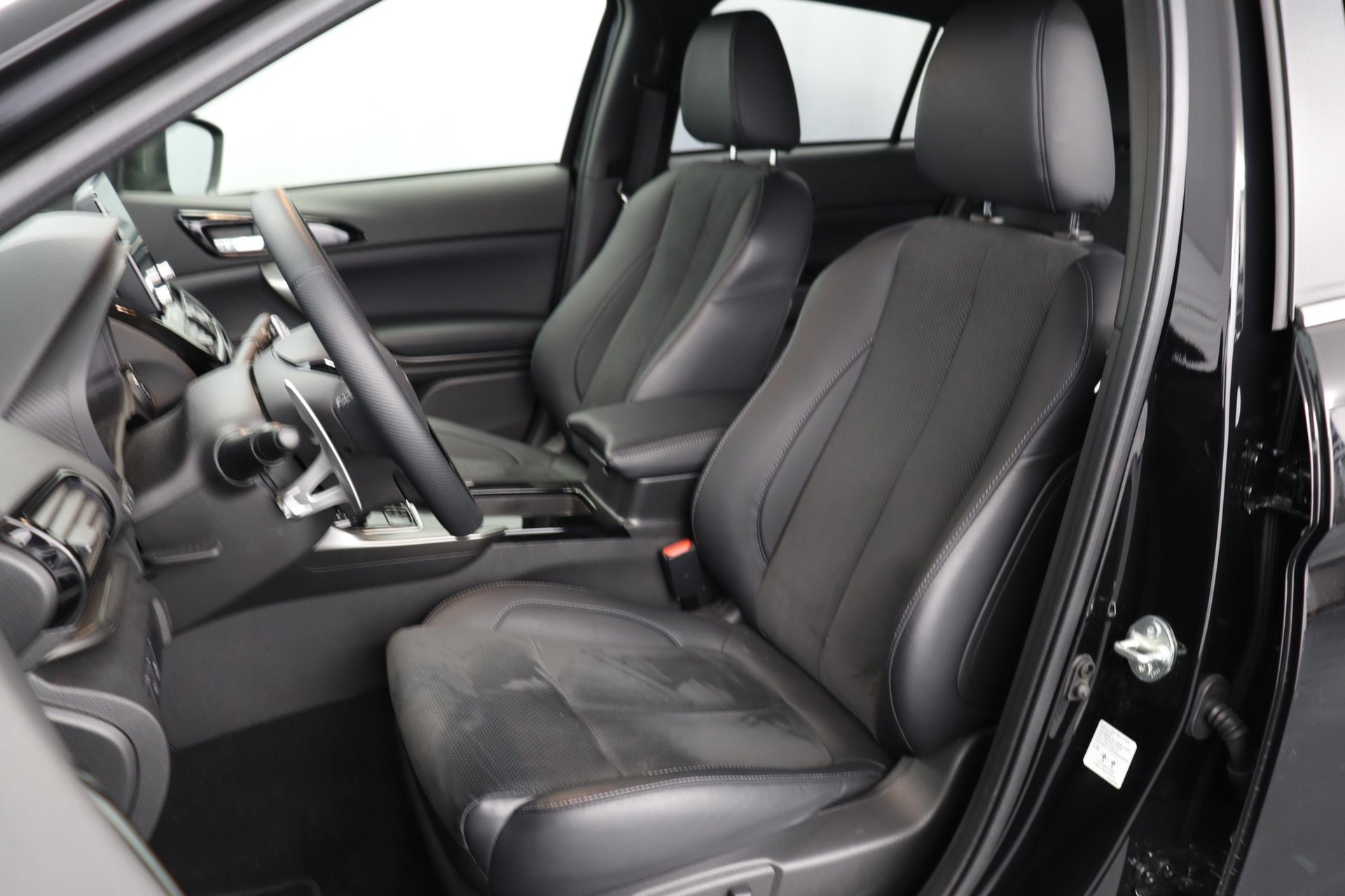 MITSUBISHI Eclipse Cross 2.4 PHEV Blackline 4x4-image-2