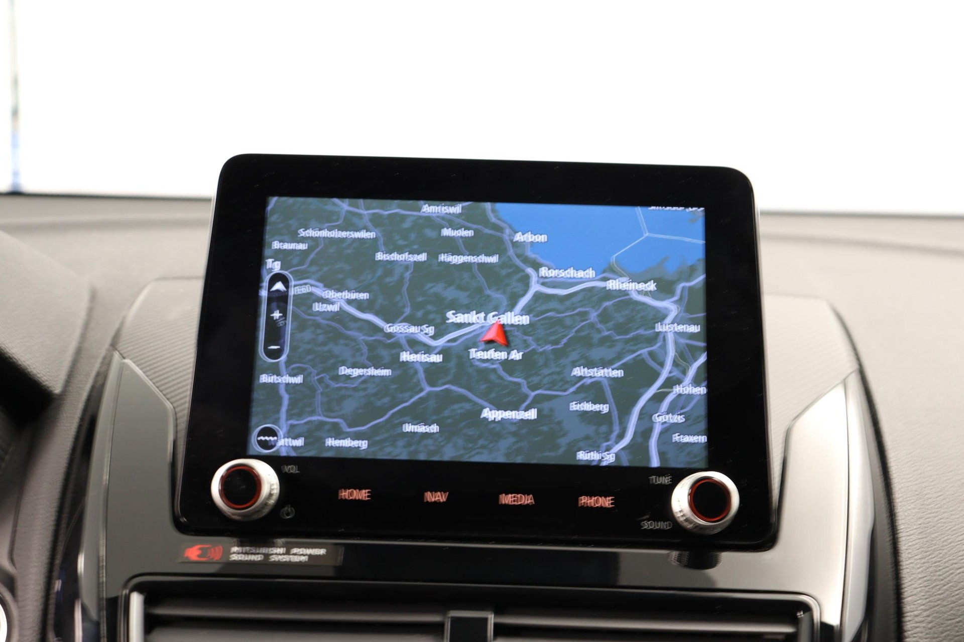 MITSUBISHI Eclipse Cross 2.4 PHEV Blackline 4x4-image-5