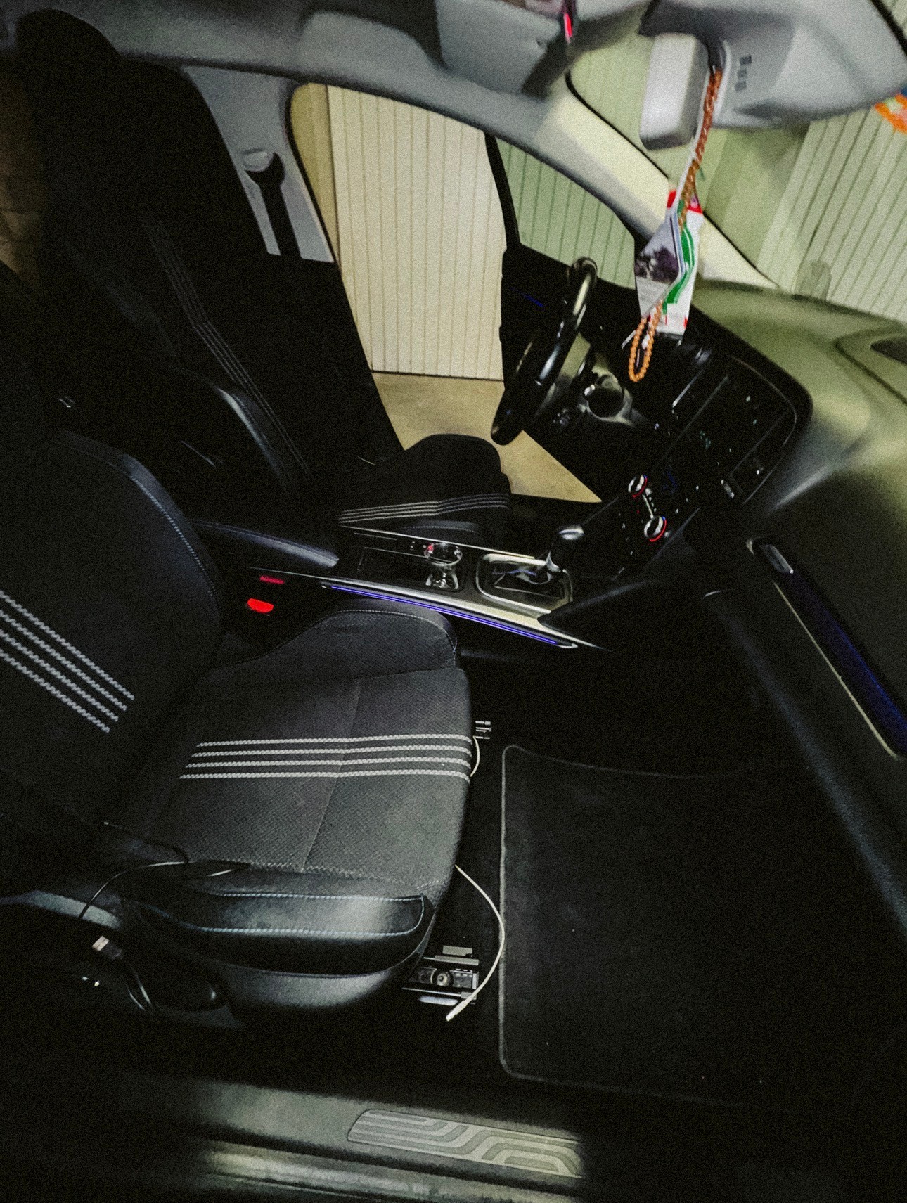 RENAULT Mégane IV Grandtour 1.6 16V Turbo GT EDC-image-9