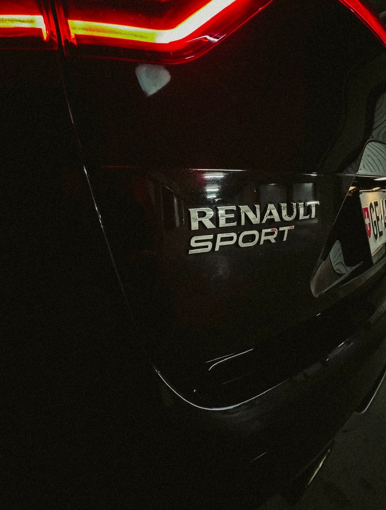 RENAULT Mégane IV Grandtour 1.6 16V Turbo GT EDC-image-3