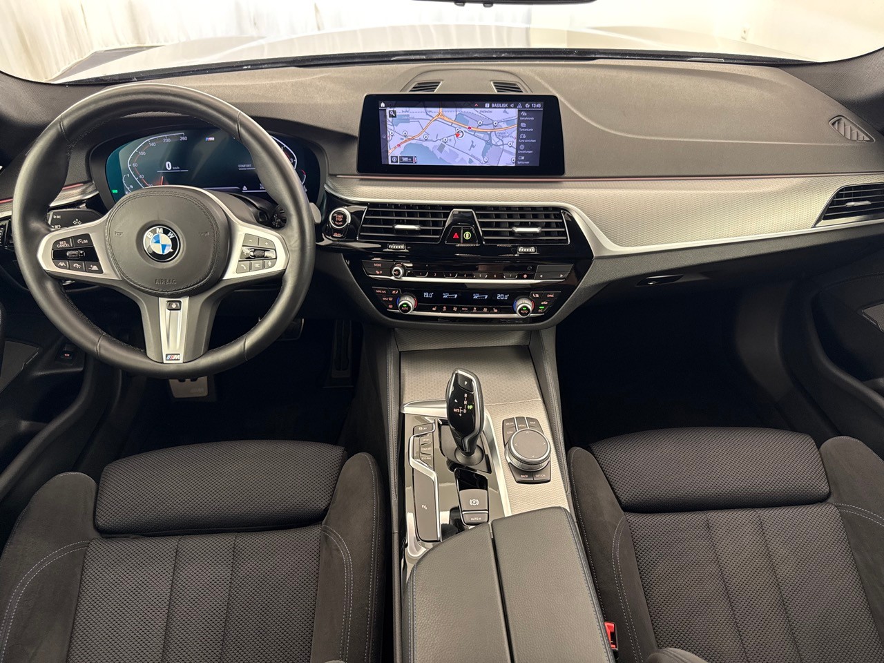 BMW 530i xDr 48VTour. M Sport-image-6