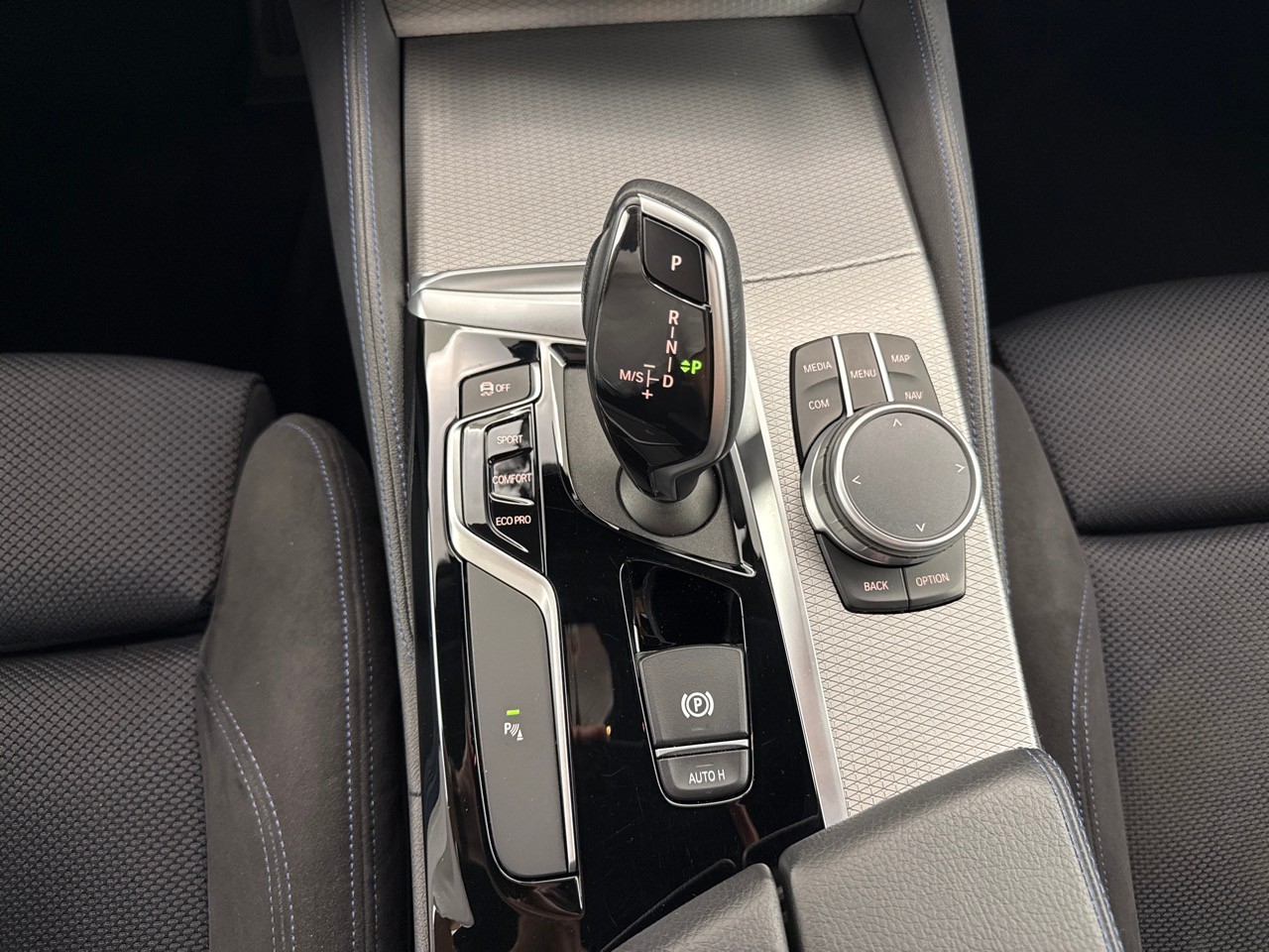 BMW 530i xDr 48VTour. M Sport-image-13