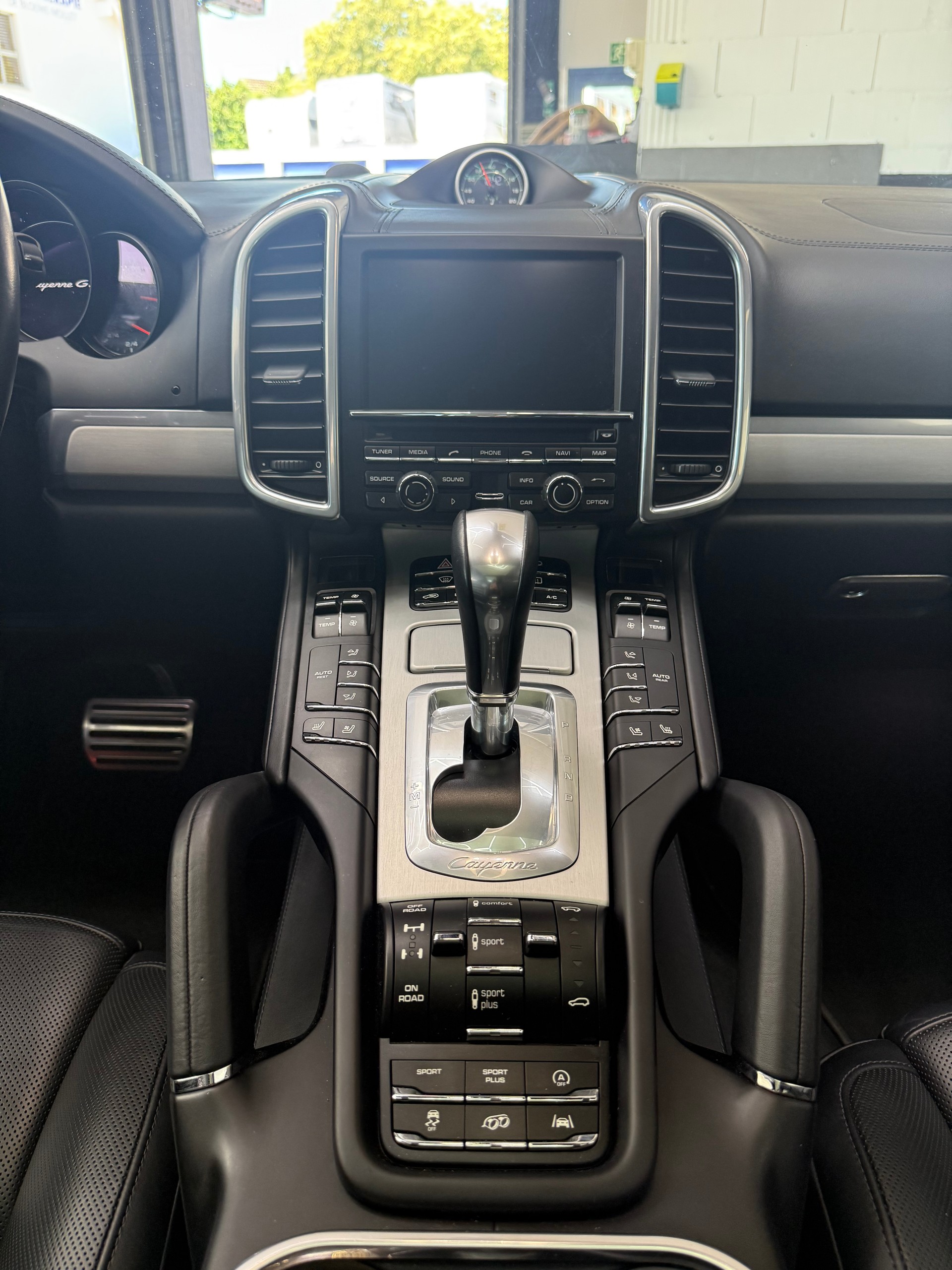 PORSCHE Cayenne GTS|62’000 km|Vollausstattung | 1A Zustand •Luftfahrwerk•Sport Chrono•Panorama•BOSE•Standheizung•Alcantara•-image-11