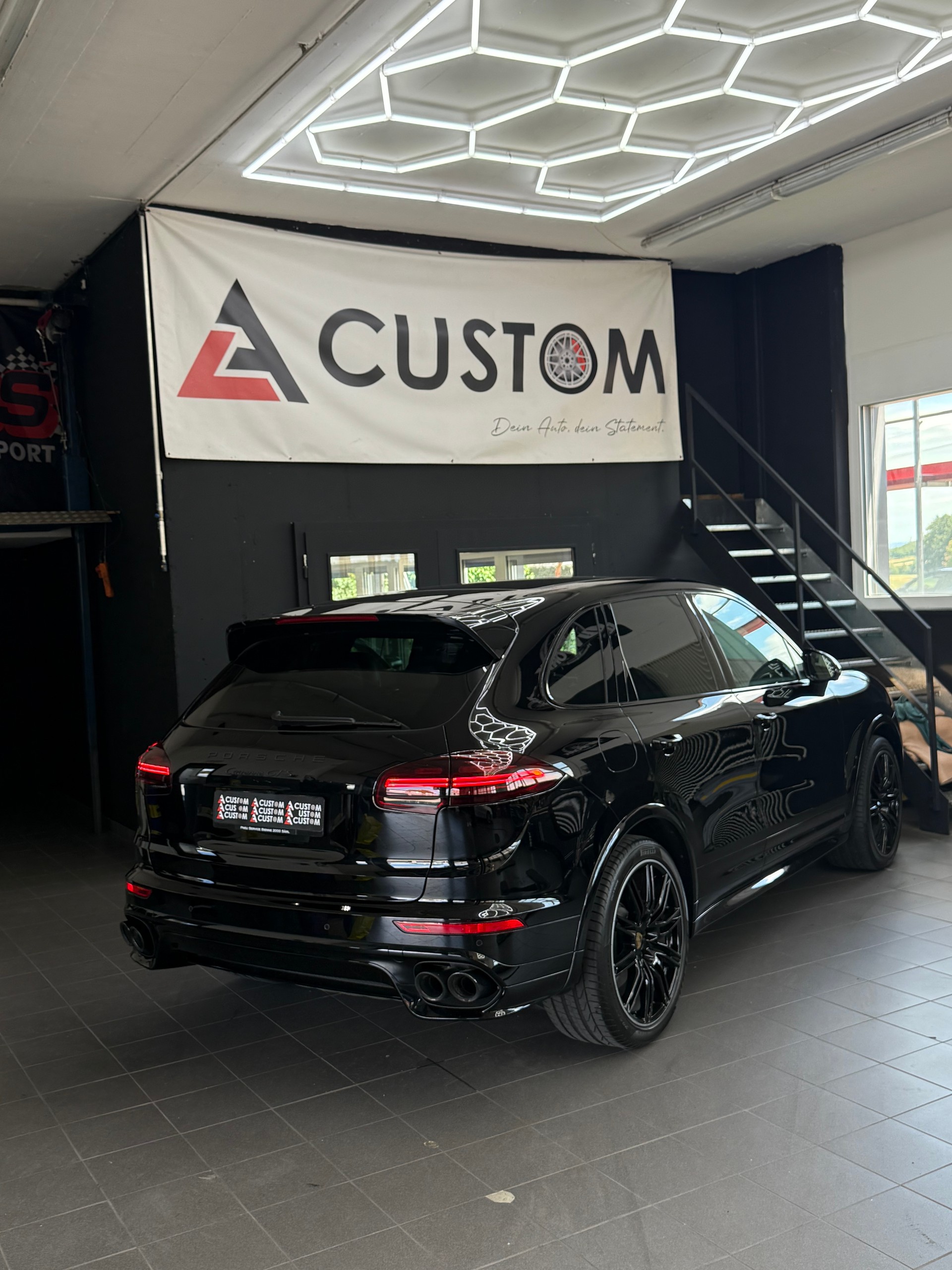 PORSCHE Cayenne GTS|62’000 km|Vollausstattung | 1A Zustand •Luftfahrwerk•Sport Chrono•Panorama•BOSE•Standheizung•Alcantara•-image-2