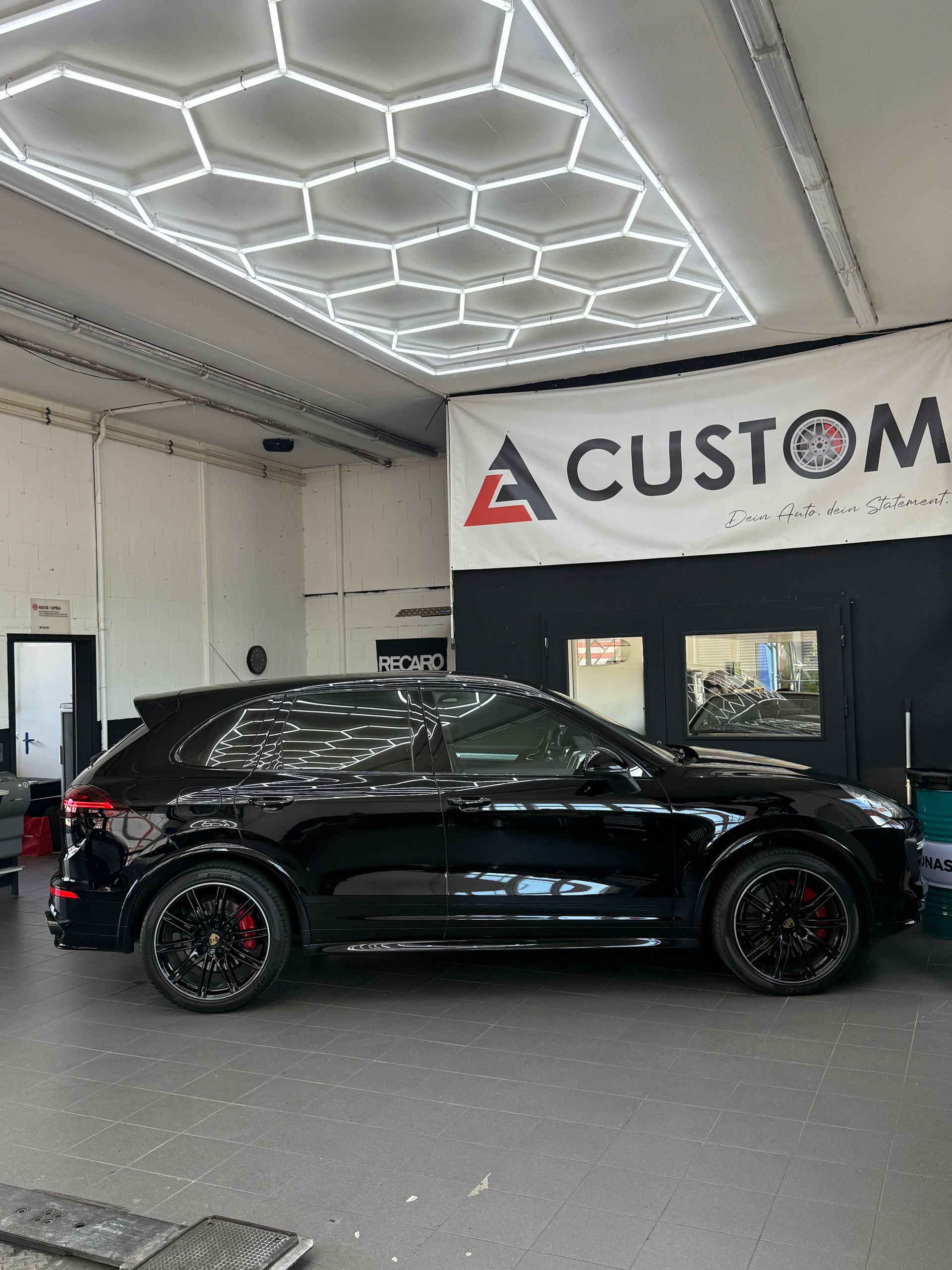 PORSCHE Cayenne GTS|62’000 km|Vollausstattung | 1A Zustand •Luftfahrwerk•Sport Chrono•Panorama•BOSE•Standheizung•Alcantara•-image-4
