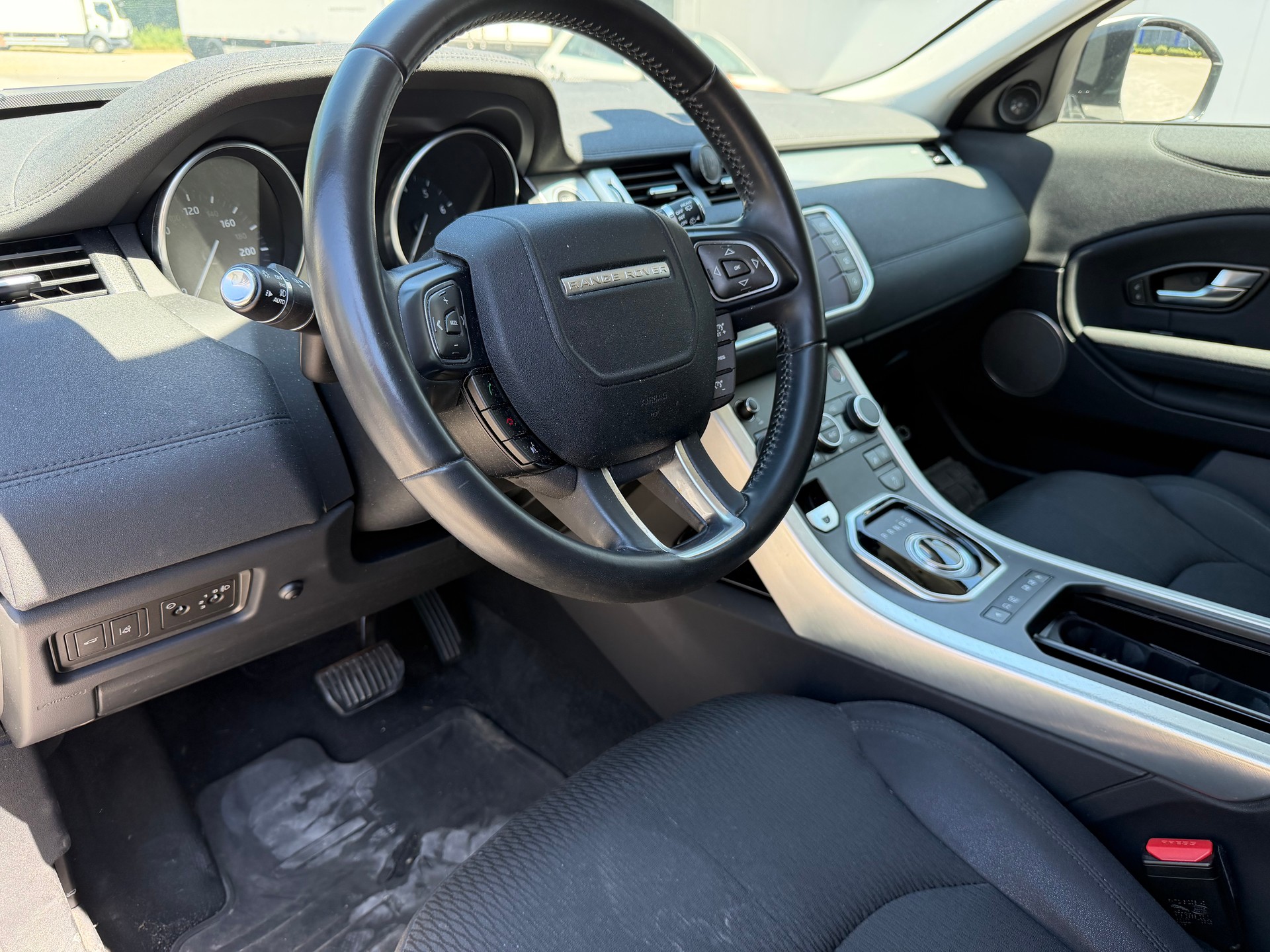 LAND ROVER Range Rover Evoque 2.0 Si4 Pure AT9-image-7