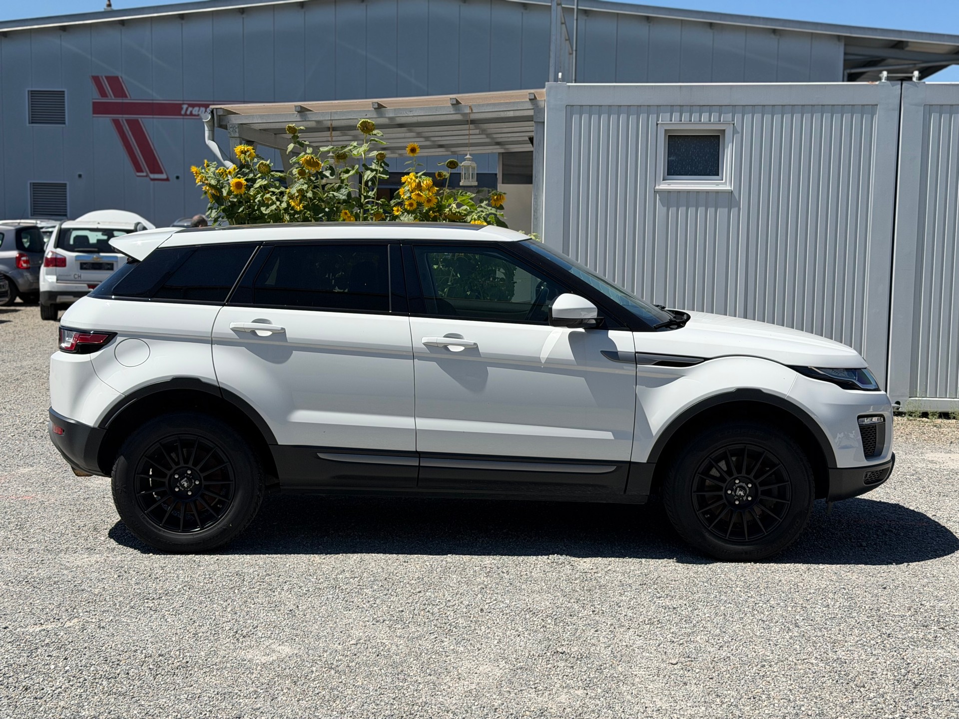LAND ROVER Range Rover Evoque 2.0 Si4 Pure AT9-image-3