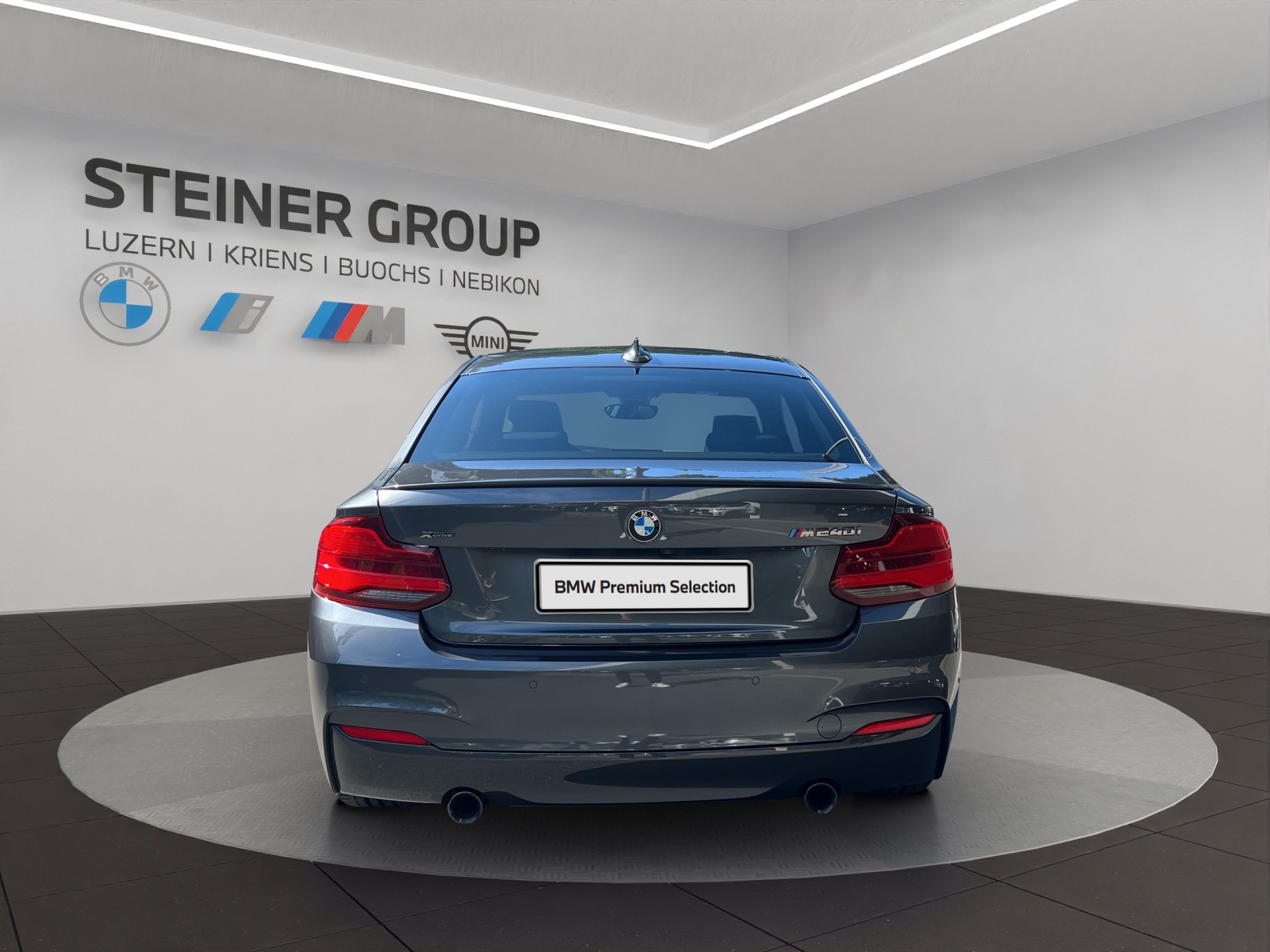 BMW M240i xDrive Steptronic-image-5