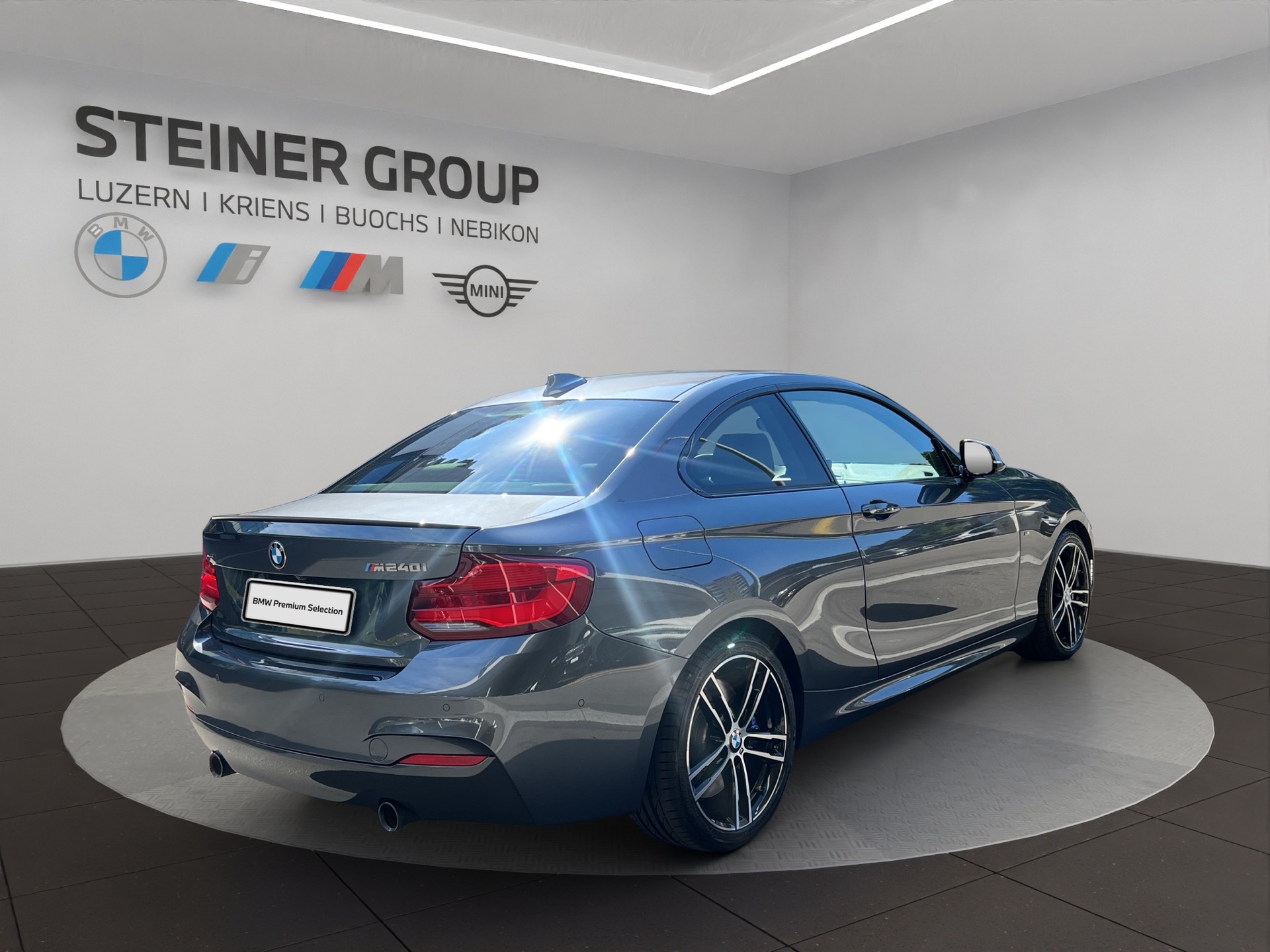 BMW M240i xDrive Steptronic-image-4