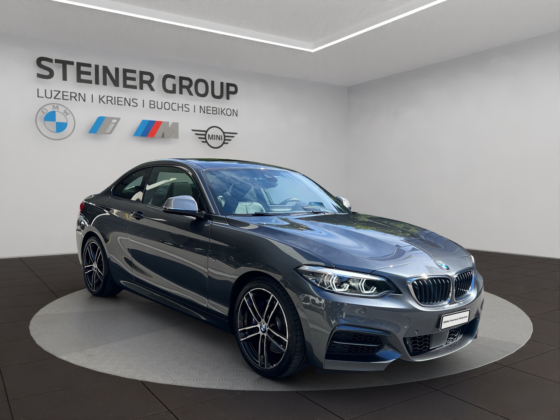 BMW M240i xDrive Steptronic-image-2