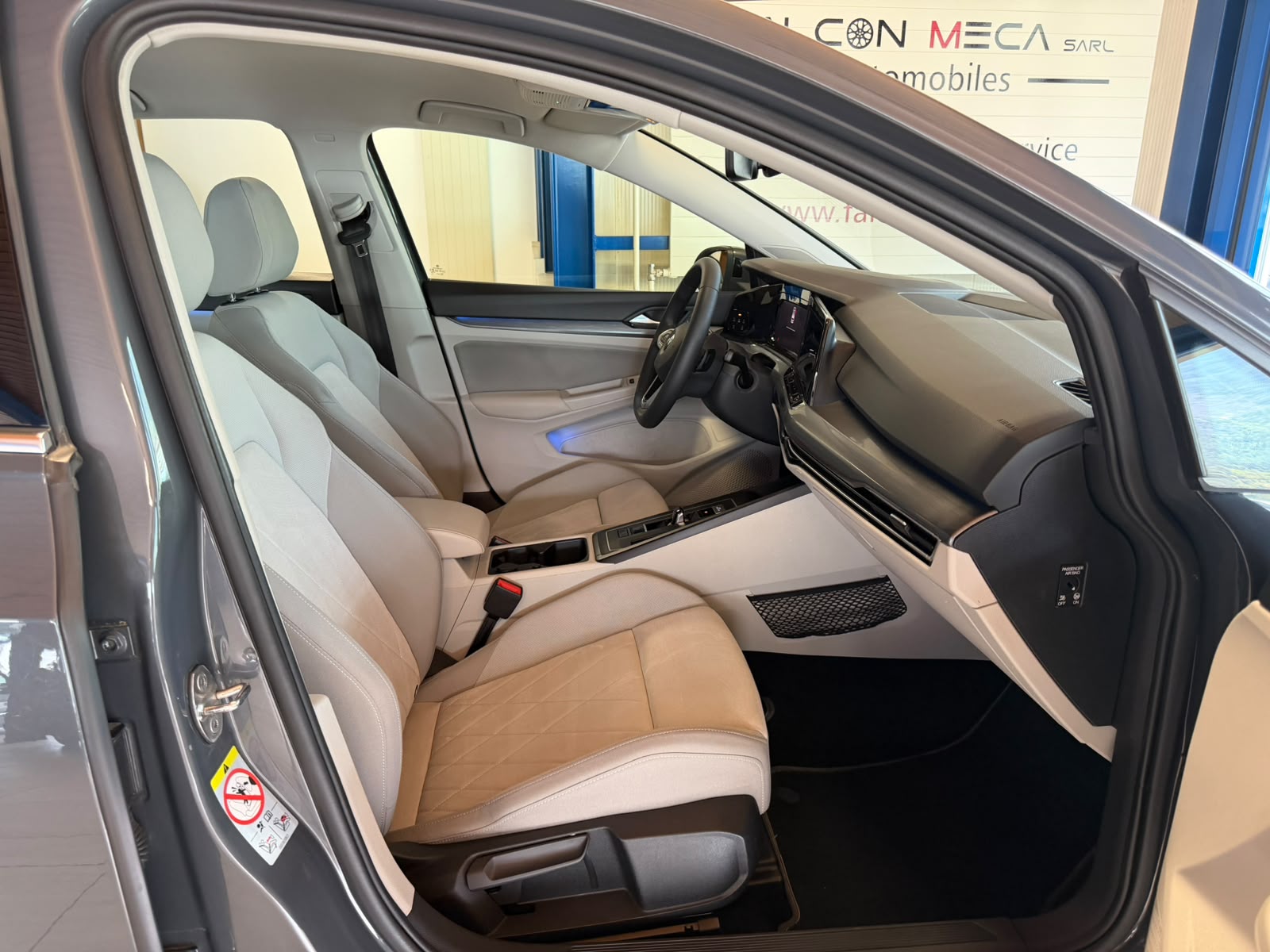 VW Golf 1.5 eTSI mHEV ACT Style DSG-image-18