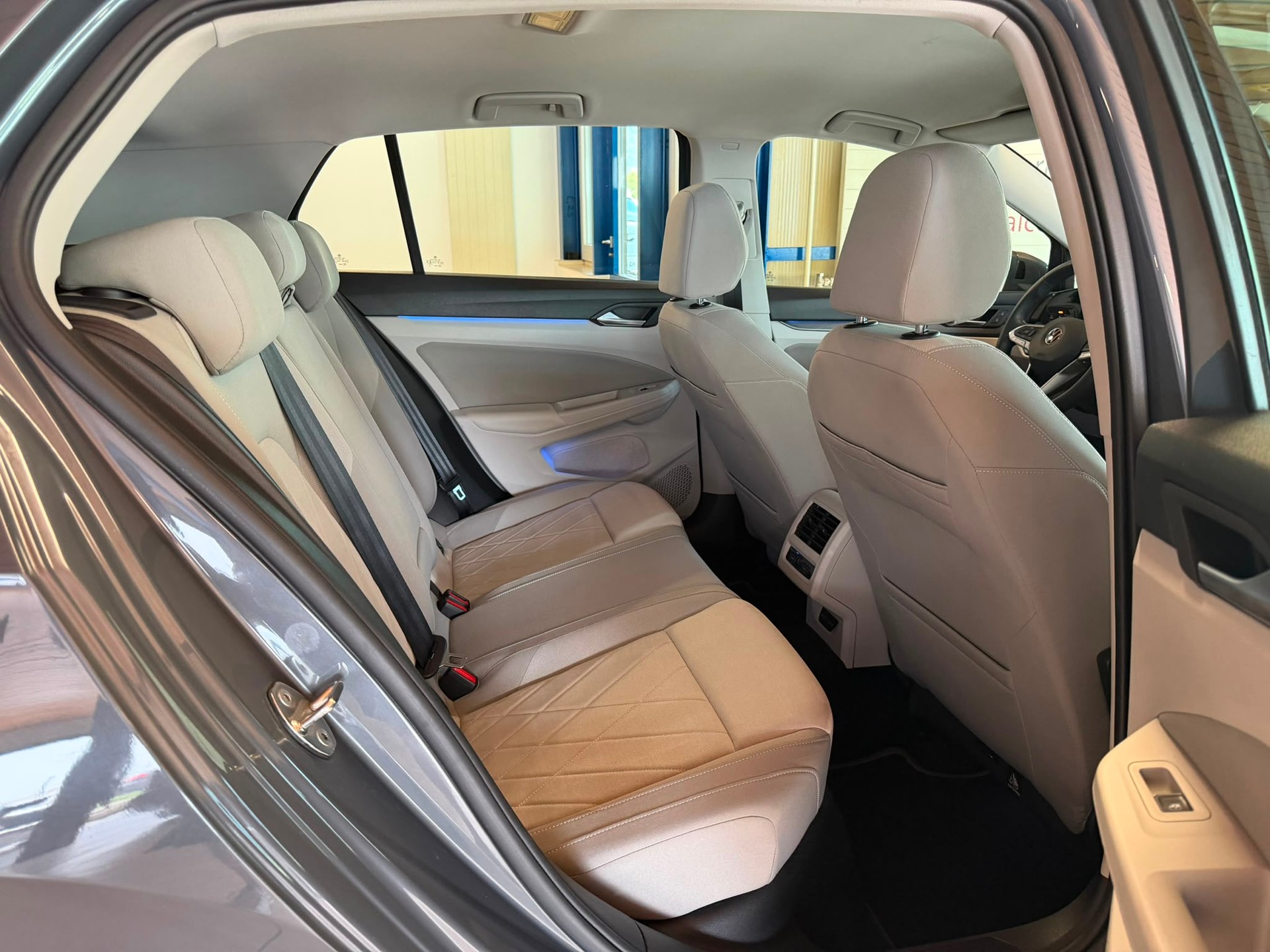 VW Golf 1.5 eTSI mHEV ACT Style DSG-image-22