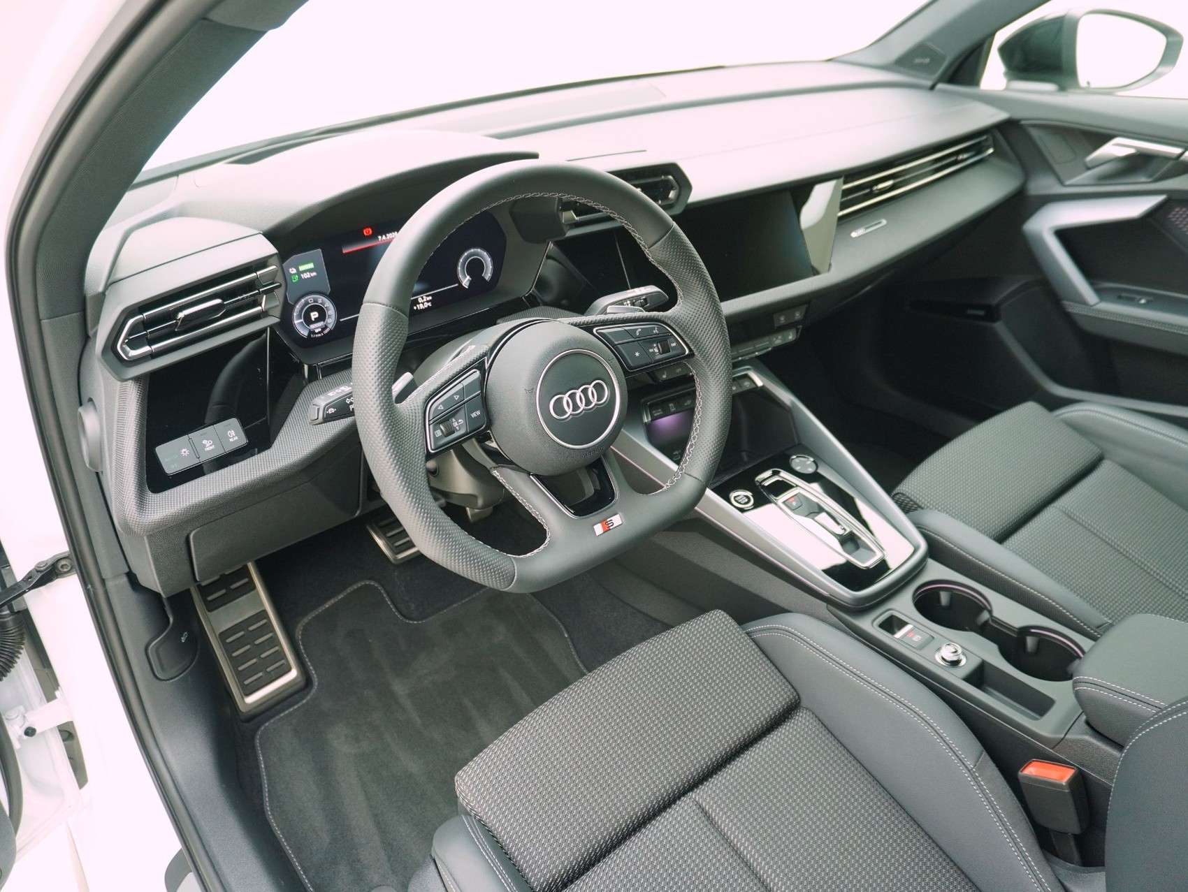 AUDI A3 Sportback 40 TFSI e S line S-Tronic **Audi Werksgarantie bis 04/2030**-image-9