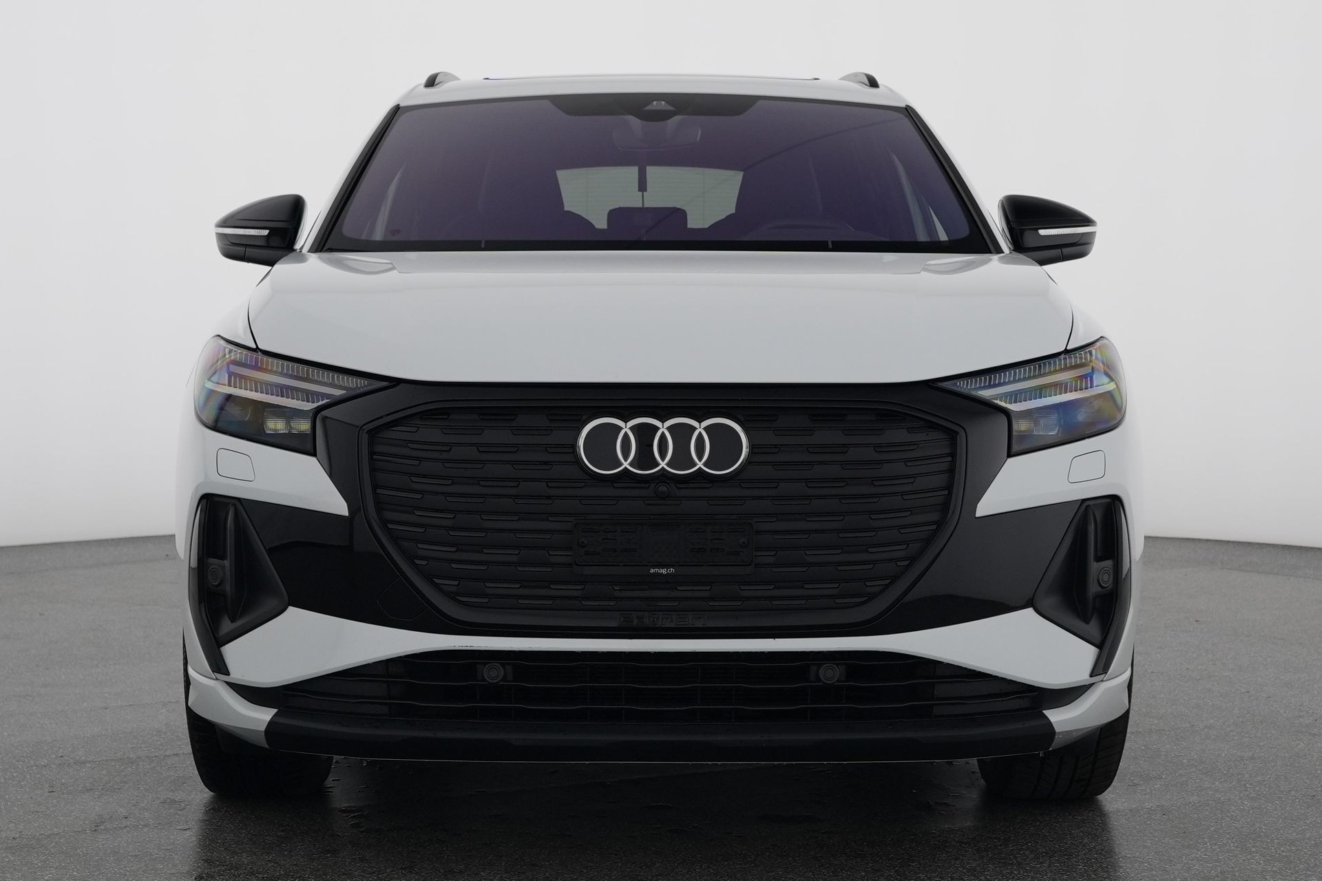 AUDI Q4 e-tron 55 quattro S line mit Wärmepumpe, Anhängerkupplung & Panoramadach-image-4