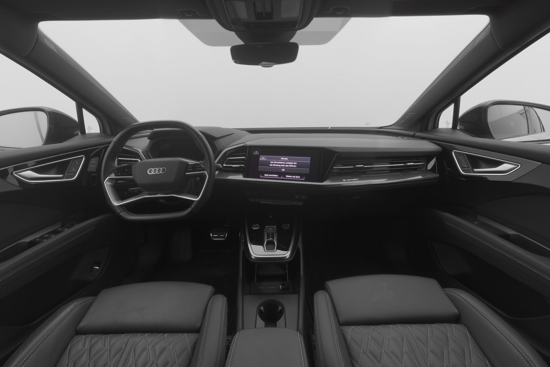 AUDI Q4 e-tron 55 quattro S line mit Wärmepumpe, Anhängerkupplung & Panoramadach-image-3