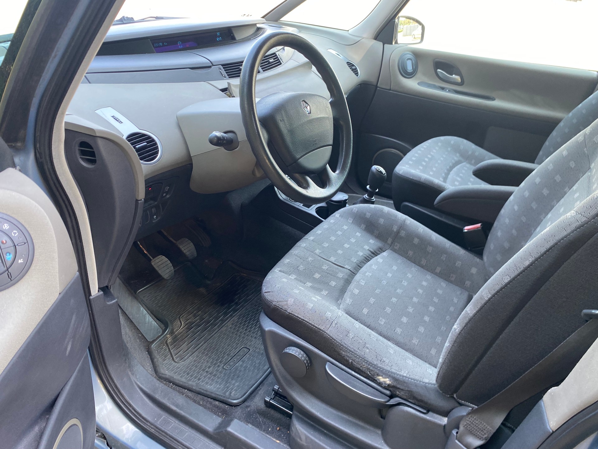 RENAULT Espace 2.0 Turbo Dynamique*Aus erster Hand*Klimaautomatik*6-Sitzplätze*Euro B04**-image-11