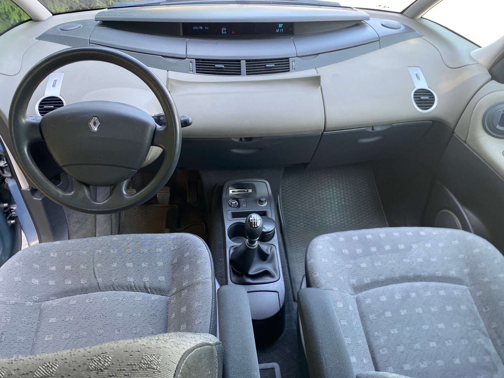 RENAULT Espace 2.0 Turbo Dynamique*Aus erster Hand*Klimaautomatik*6-Sitzplätze*Euro B04**-image-9