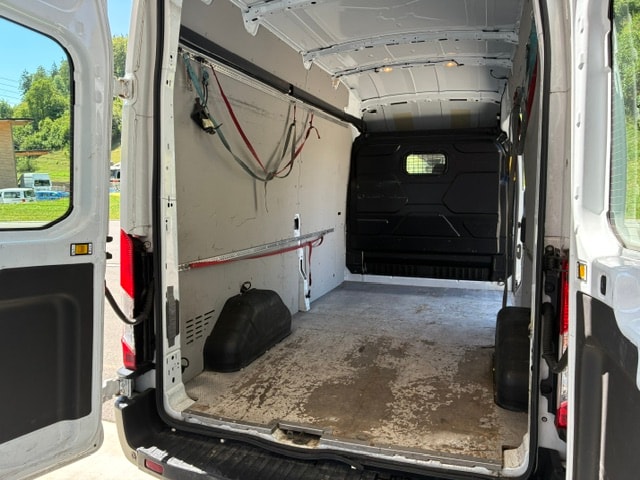 FORD Transit Van 350 L2 Limited 2.0 TDCi 130 HEV1 FWD-image-9