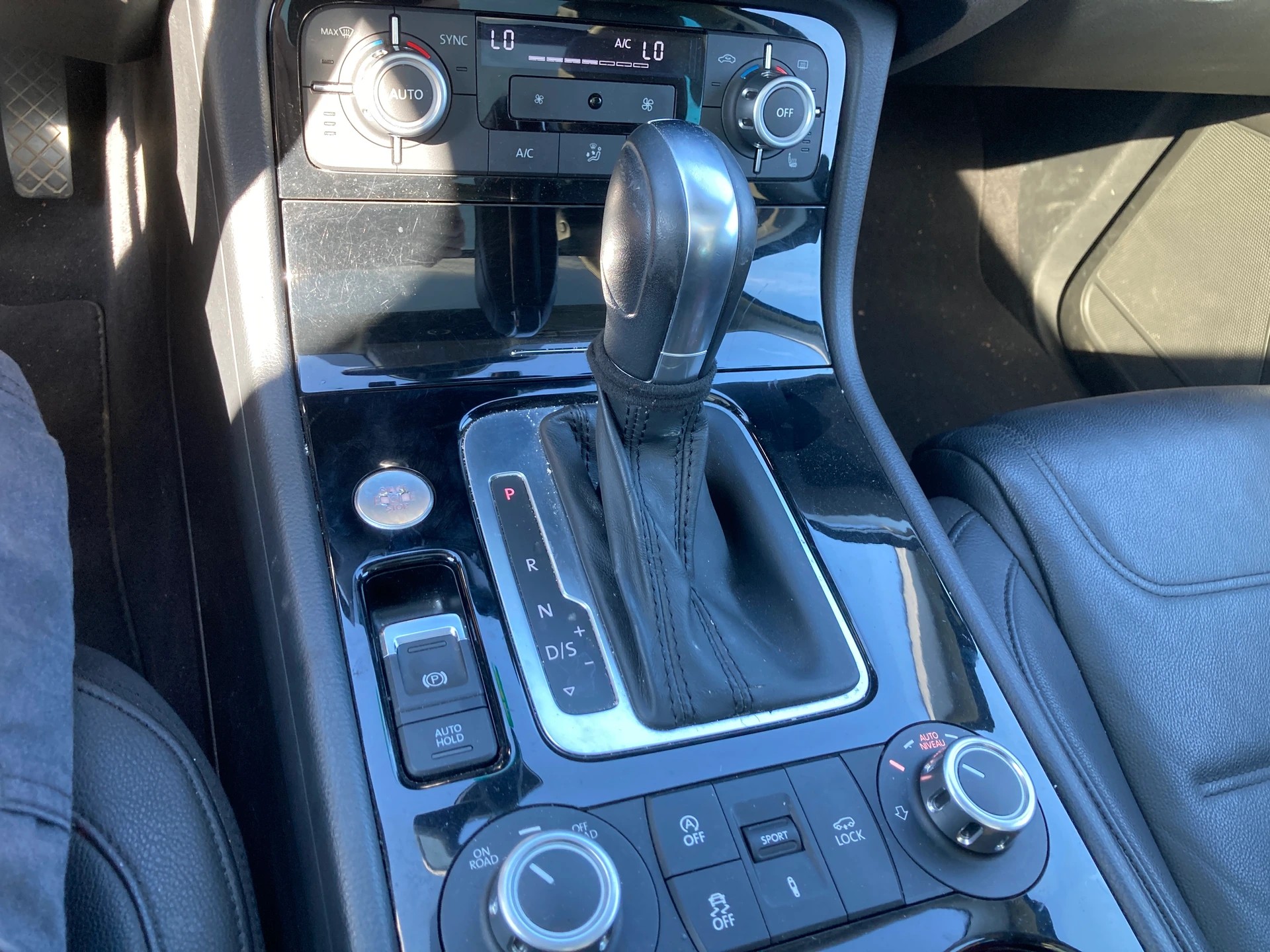 VW Touareg 3.0 TDI BMT Black Pearl Tiptronic mit Anhängerkupplung 3`500 KG-image-11