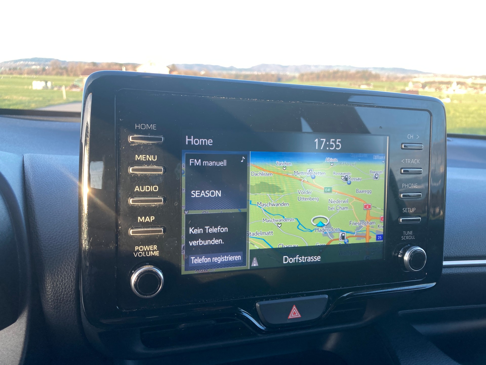 TOYOTA Yaris 1.5 Comfort e-CVT-image-9