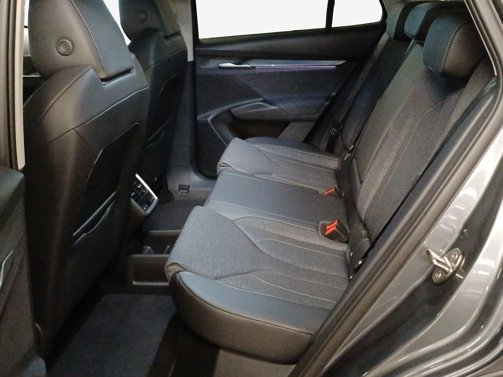 SKODA Elroq 85-image-11