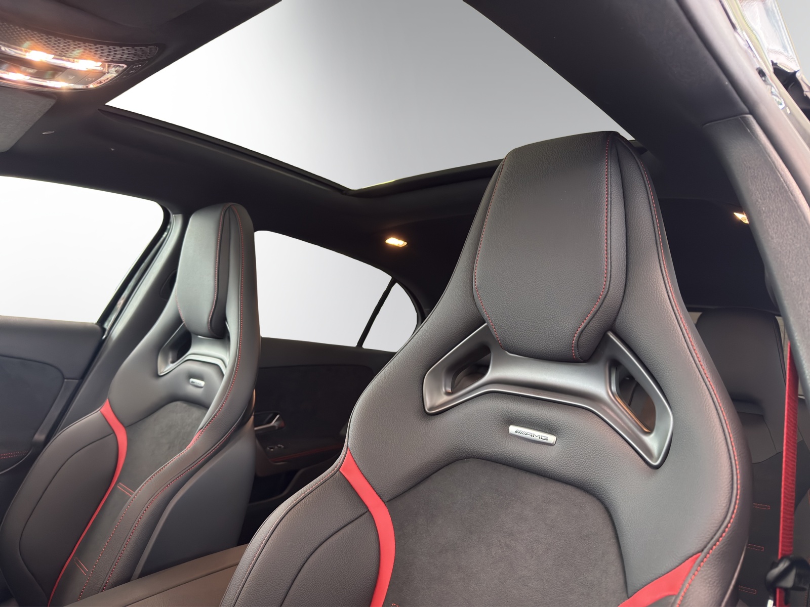 MERCEDES-BENZ A AMG 35 4Matic 8G-DCT-image-13