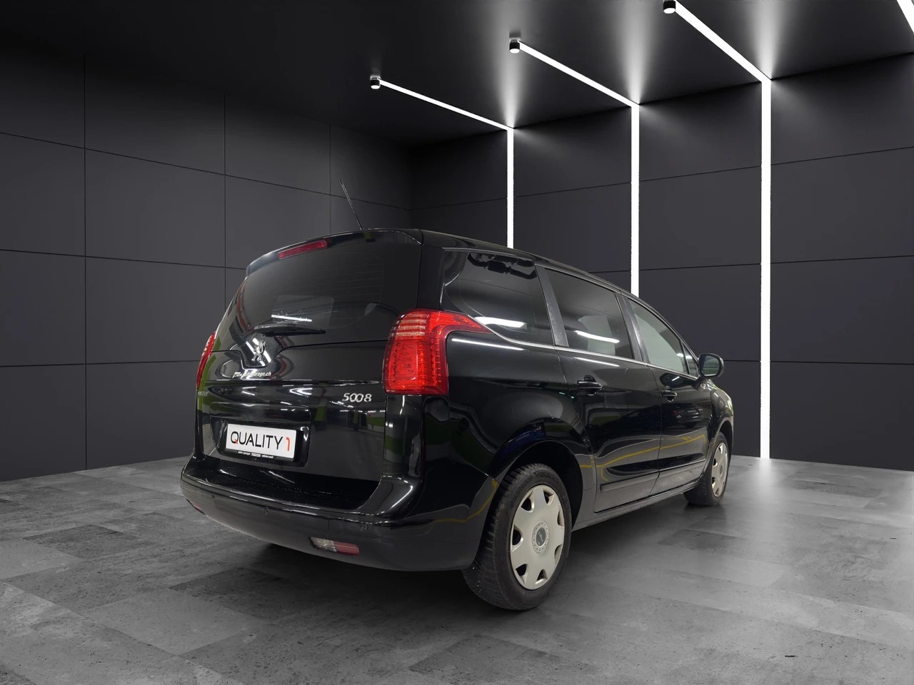 PEUGEOT 5008 1.6 16V T Sport-image-4