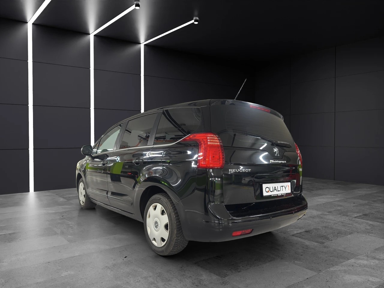 PEUGEOT 5008 1.6 16V T Sport-image-6