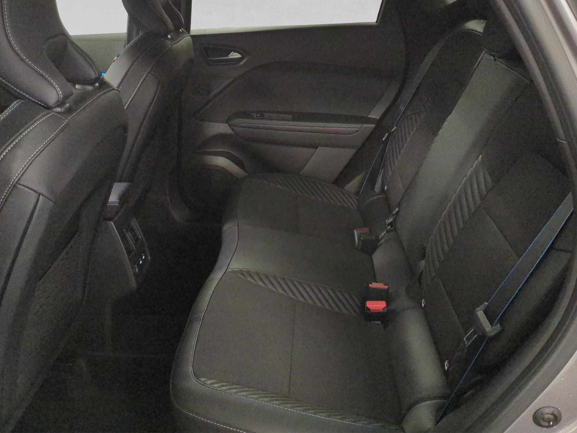 RENAULT Captur 1.3 TCe Esprit Alpine EDC-image-14