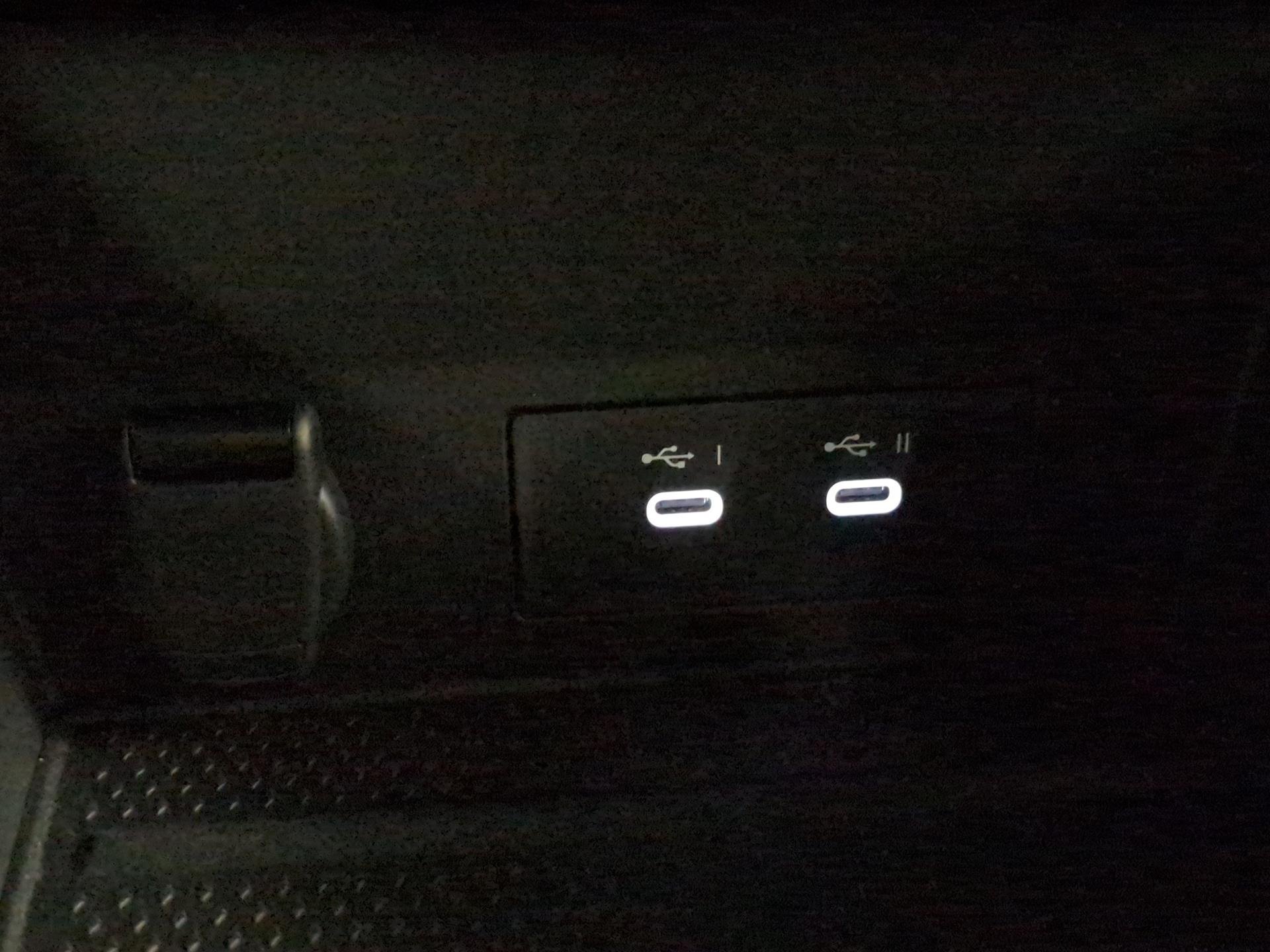 RENAULT Captur 1.3 TCe Esprit Alpine EDC-image-23