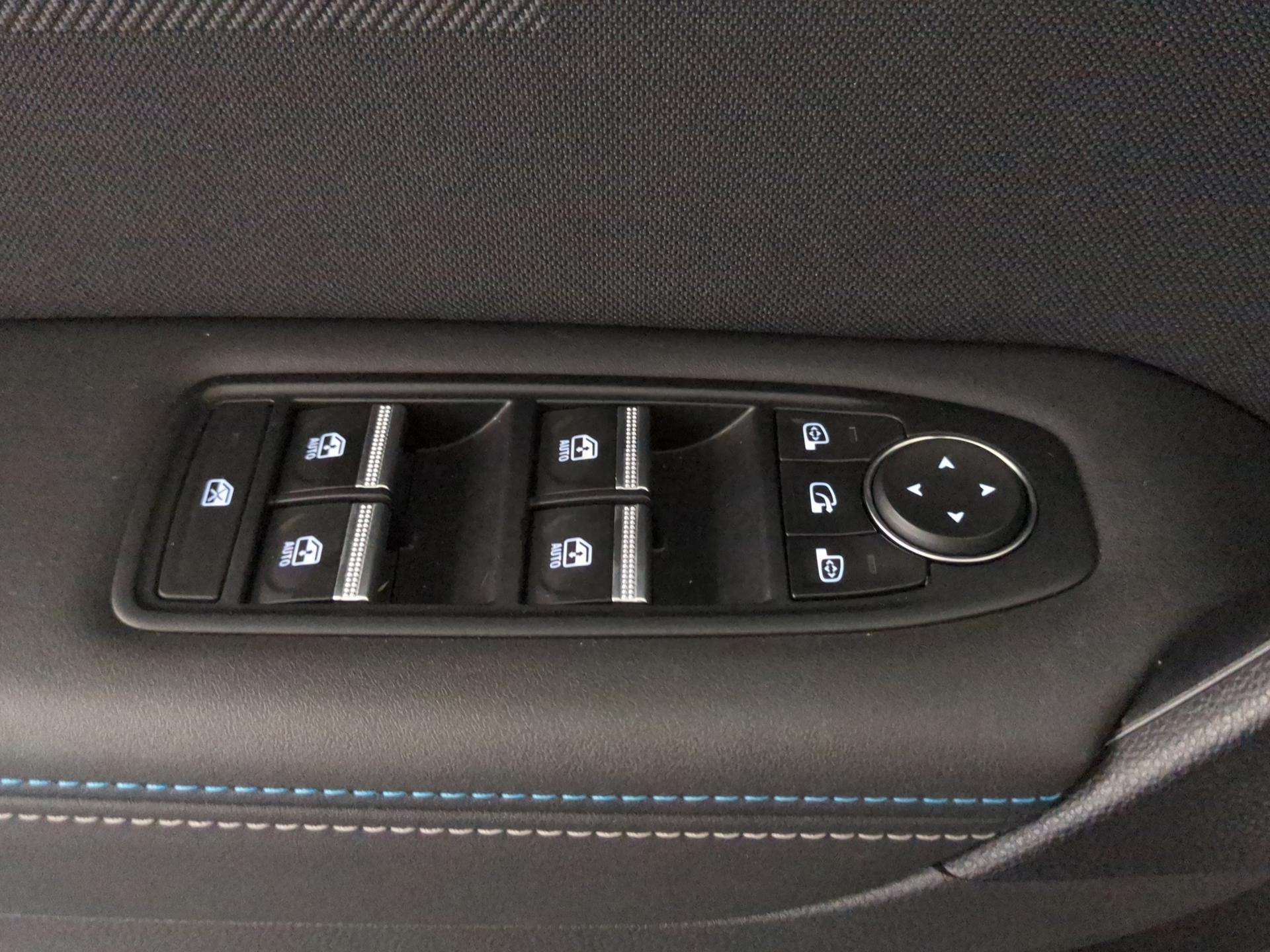 RENAULT Captur 1.3 TCe Esprit Alpine EDC-image-19