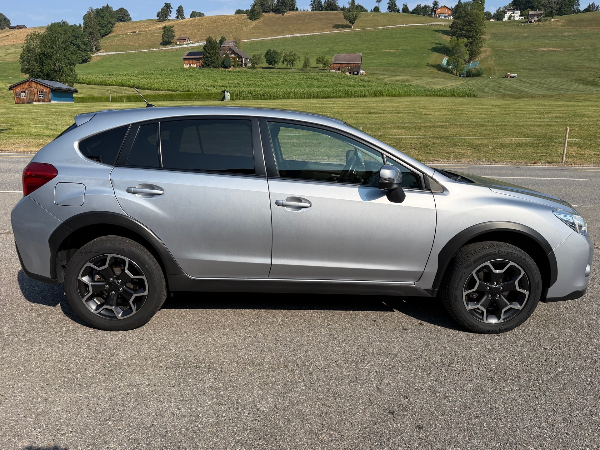 SUBARU XV 2.0 Swiss Two AWD CVT-image-9