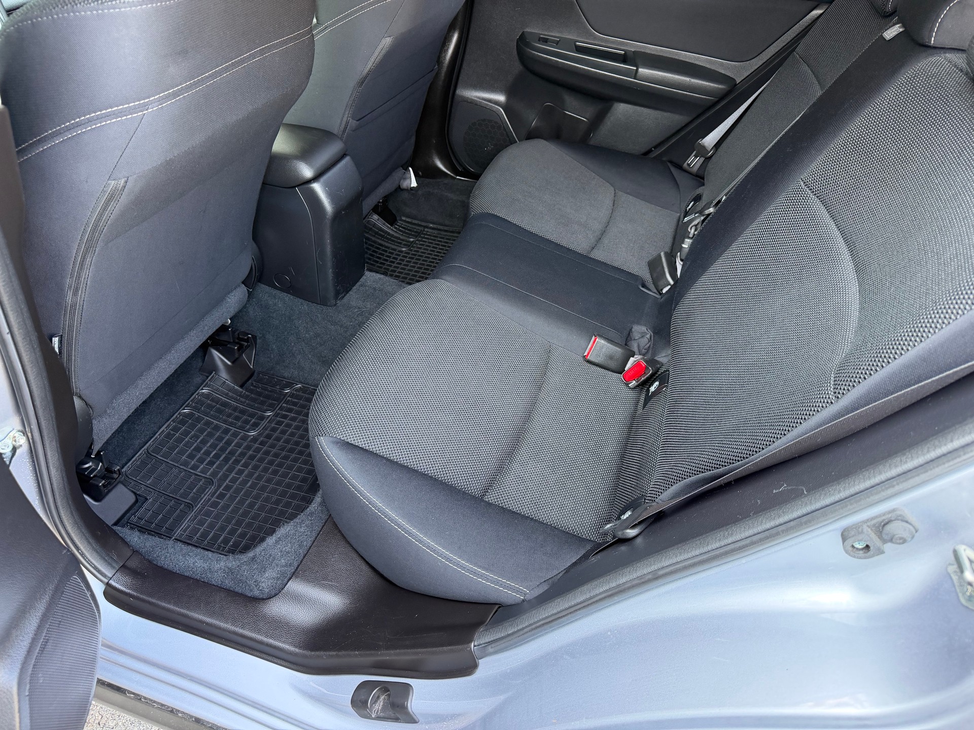 SUBARU XV 2.0 Swiss Two AWD CVT-image-6
