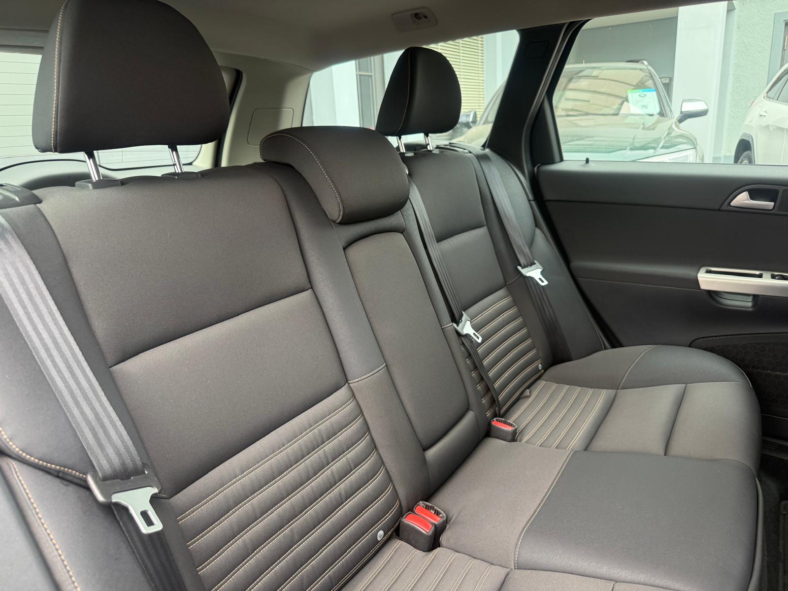 VOLVO V50 2.0D Momentum-image-14