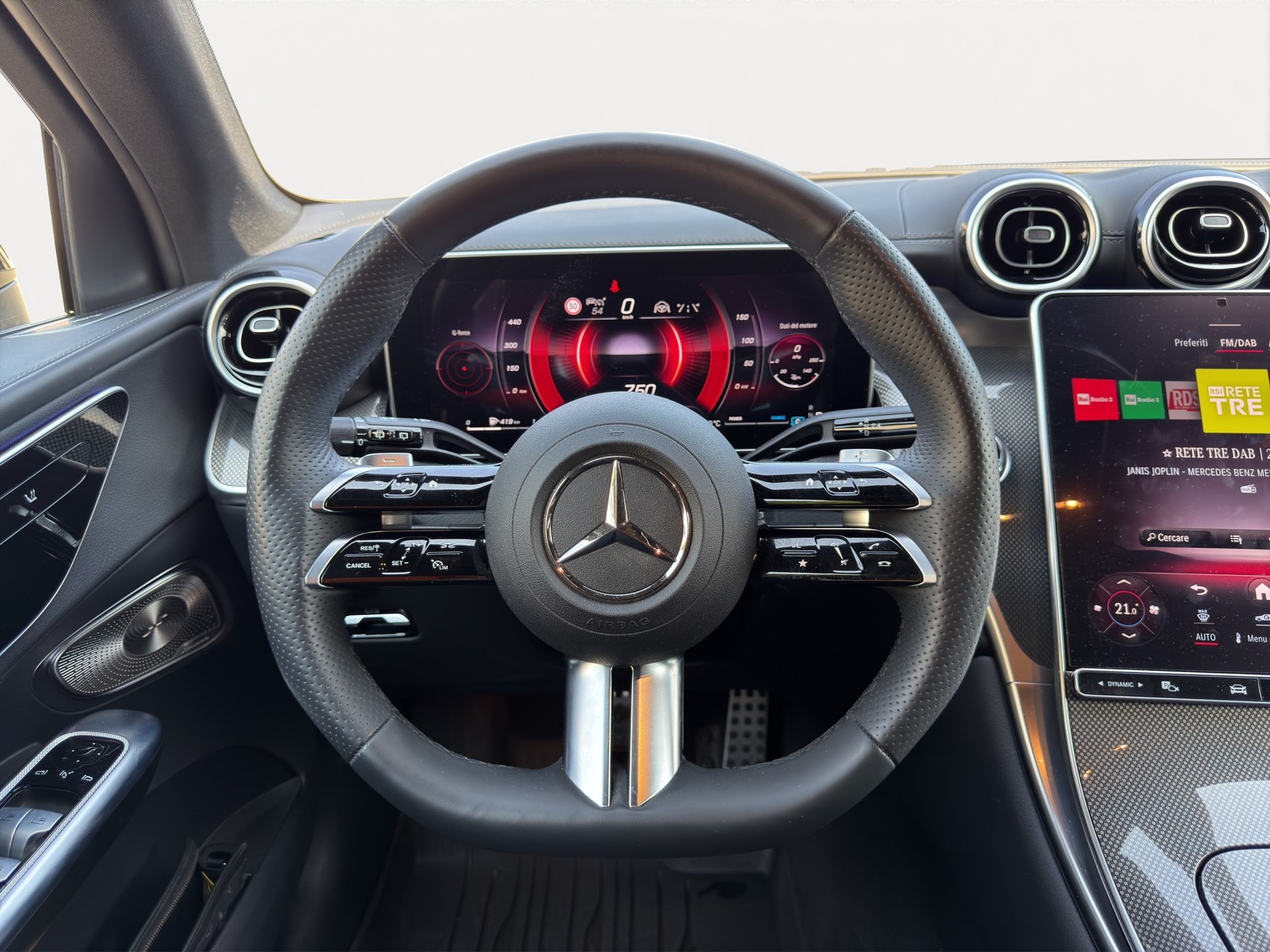 MERCEDES-BENZ GLC 220 d 4Matic AMG Line-image-12