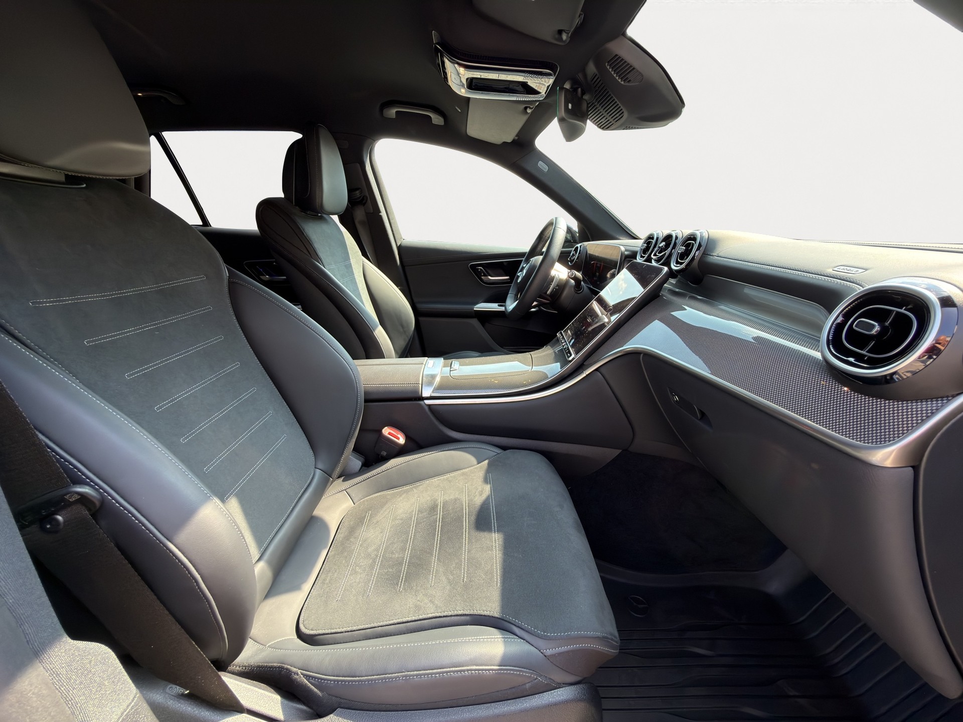 MERCEDES-BENZ GLC 220 d 4Matic AMG Line-image-9