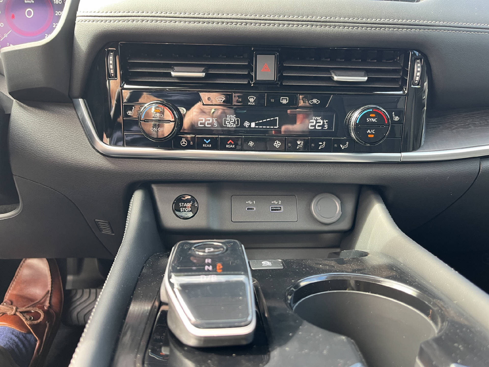 NISSAN X-Trail 1.5 VC-T Tekna+ e-4orce-image-12
