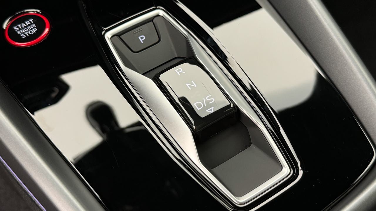 AUDI S3 Sportback TFSI quattro S-tronic-image-10