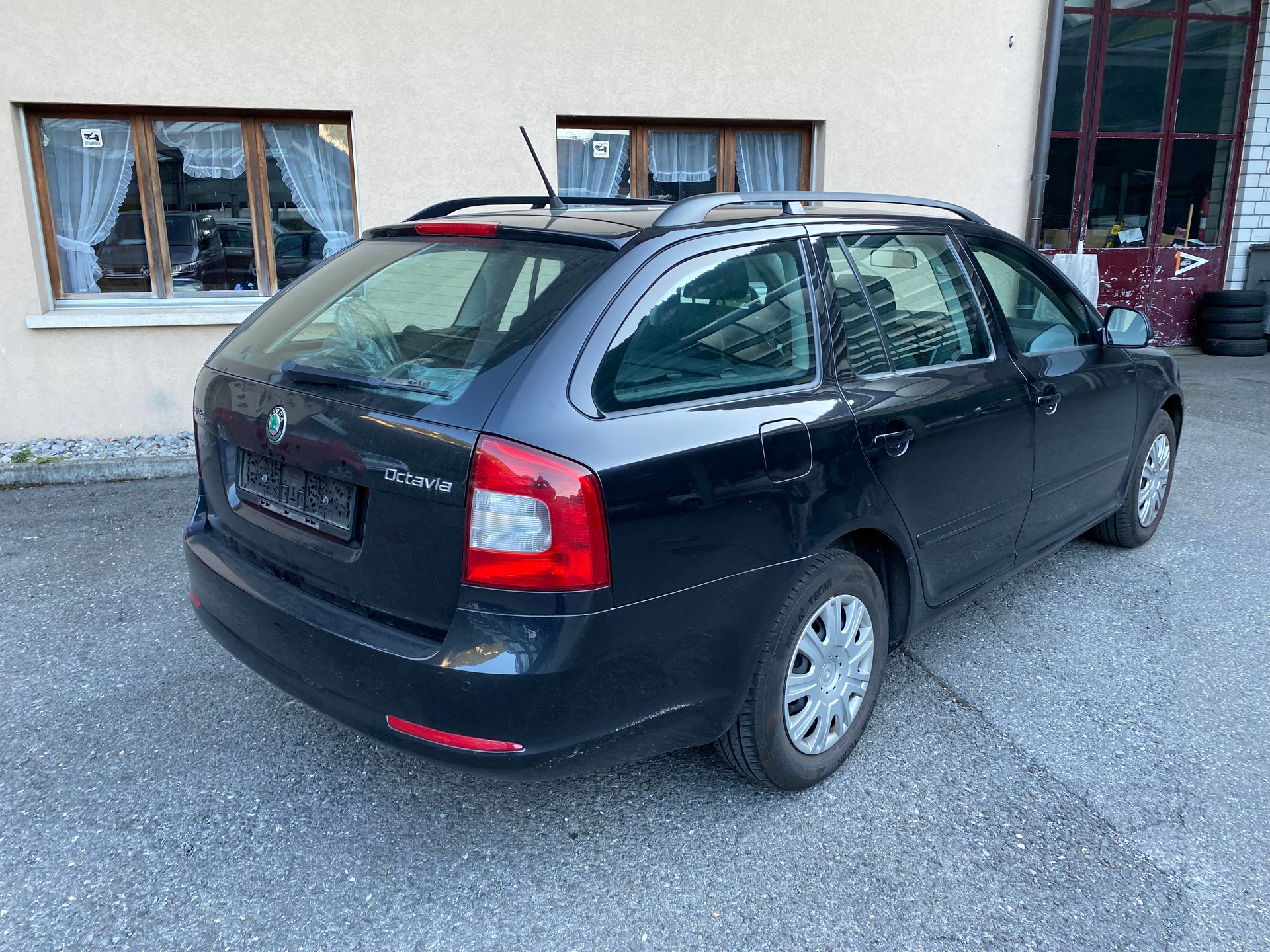 SKODA Octavia Combi 1.8 TSI Adventure 4x4-image-7