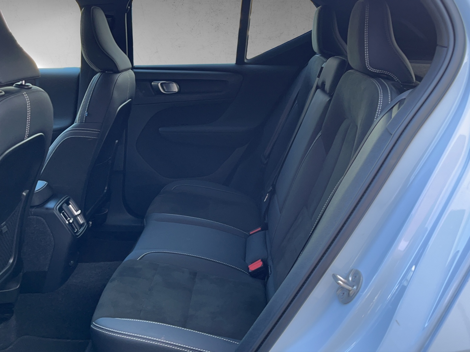 VOLVO XC40 E80 Twin Plus AWD-image-9